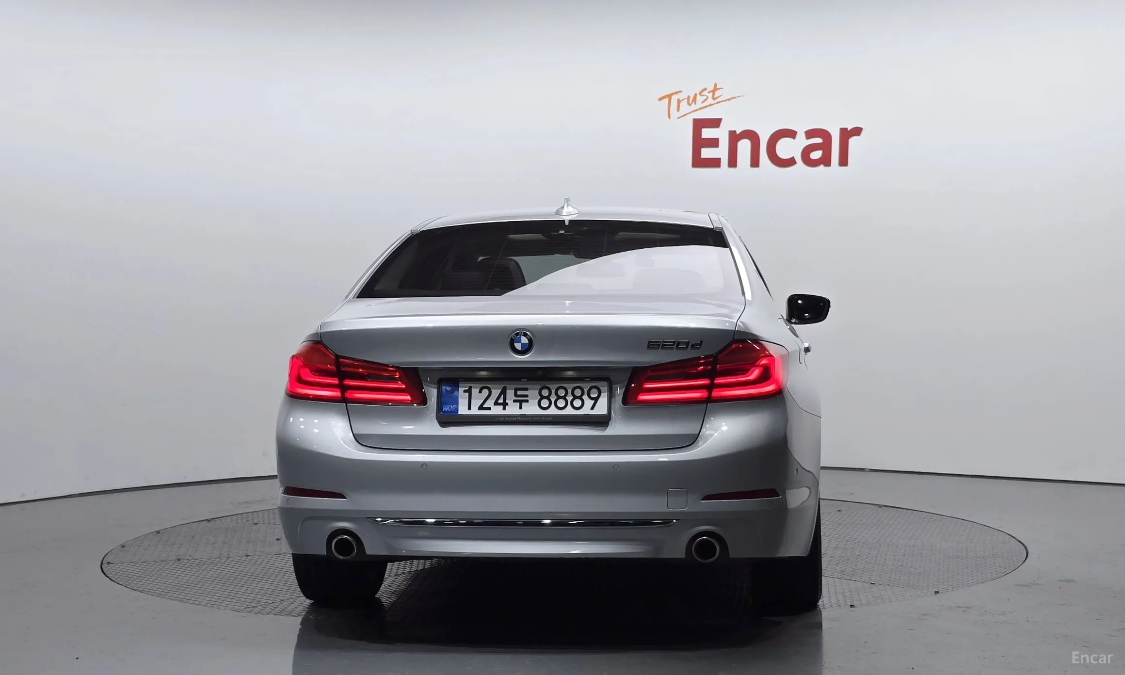 BMW 5 Series (G30) превью 3