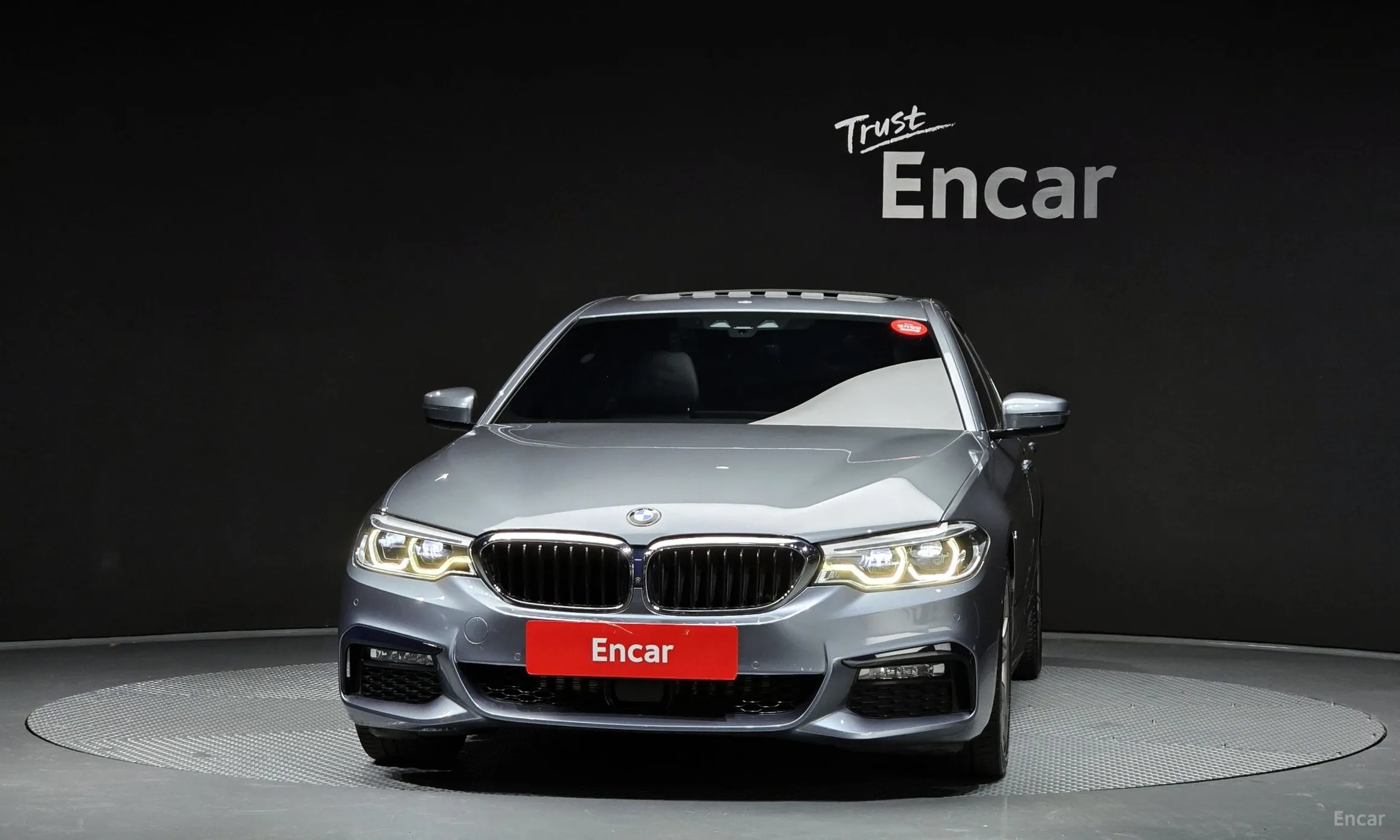 BMW 5 Series (G30) превью 2