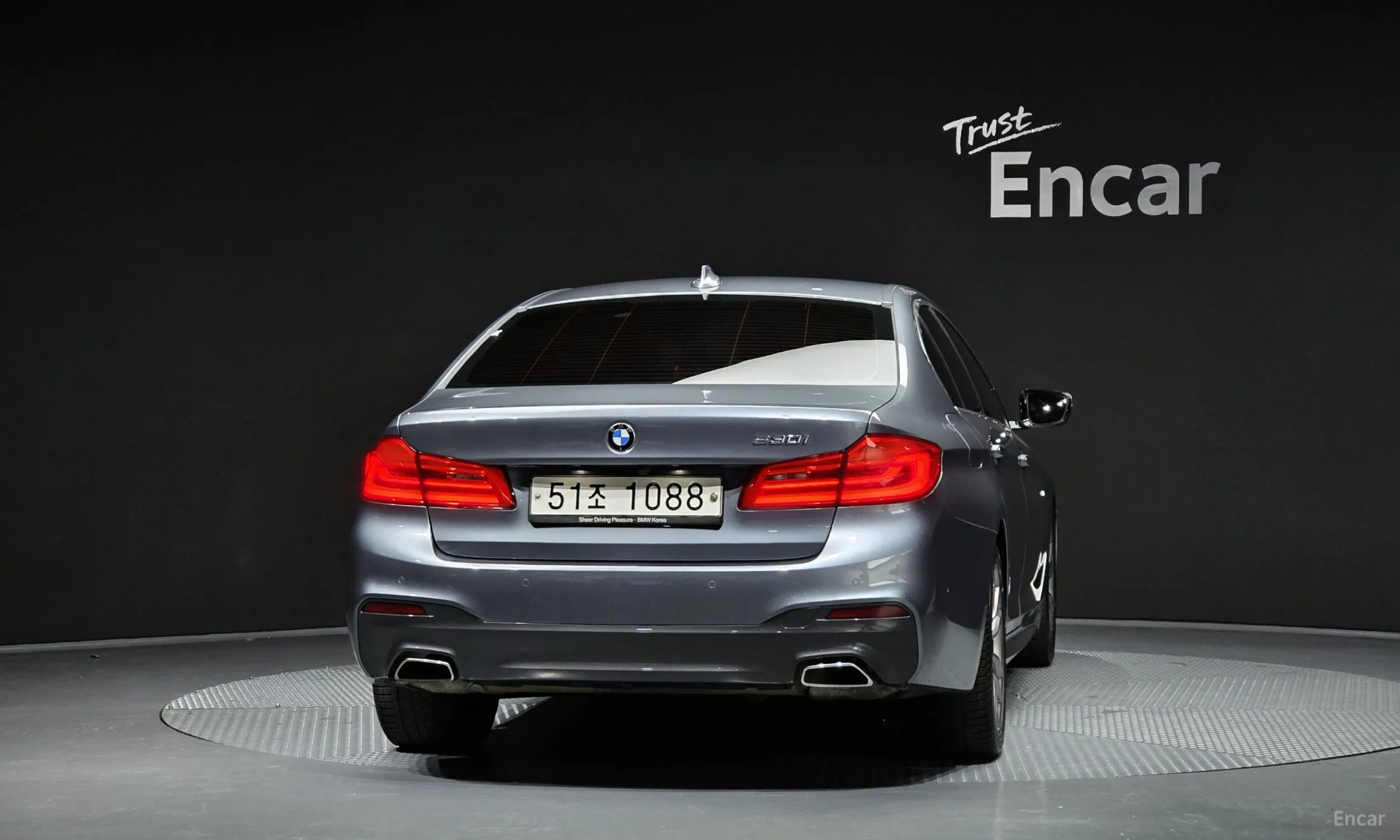 BMW 5 Series (G30) превью 3