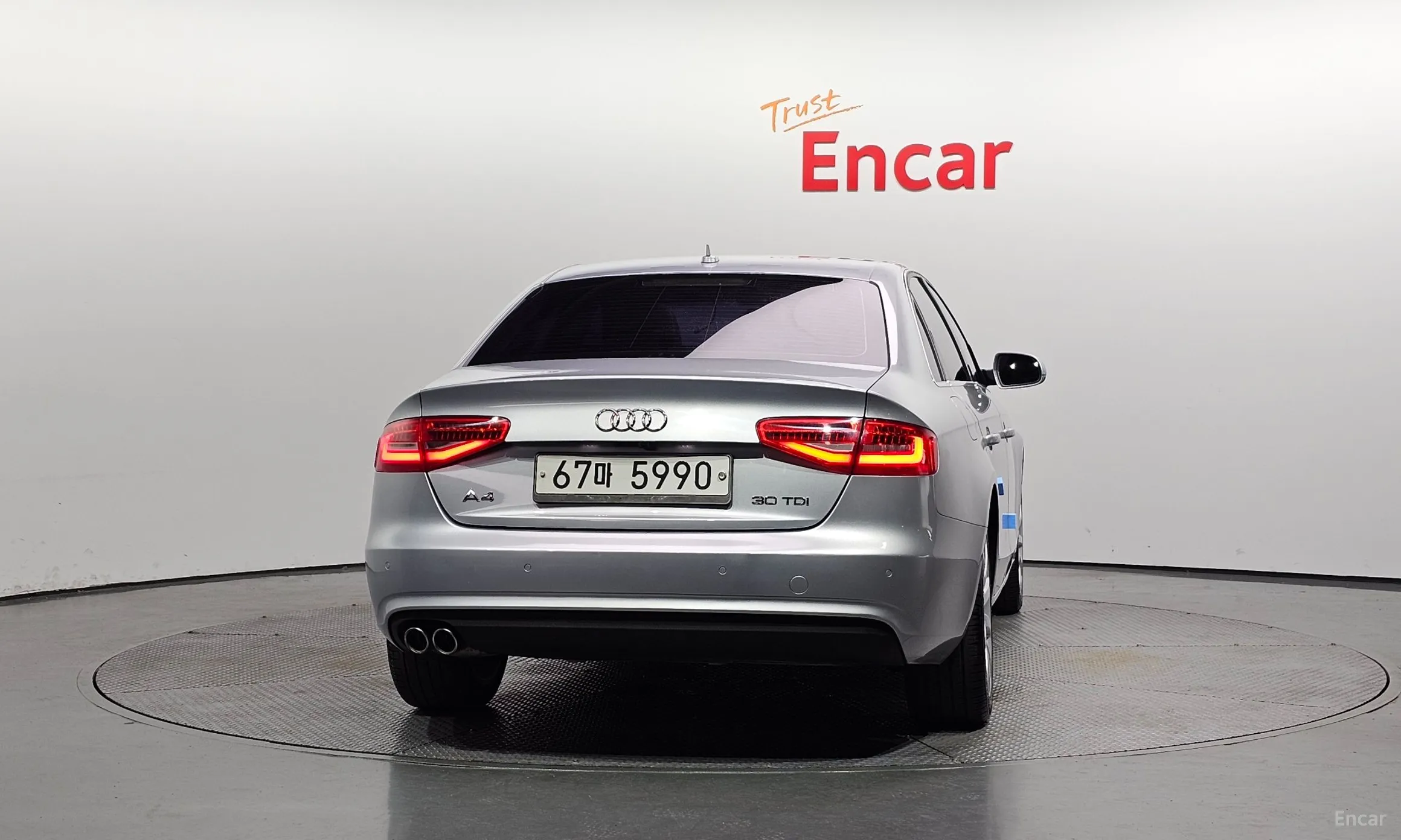 Audi New A4 превью 3