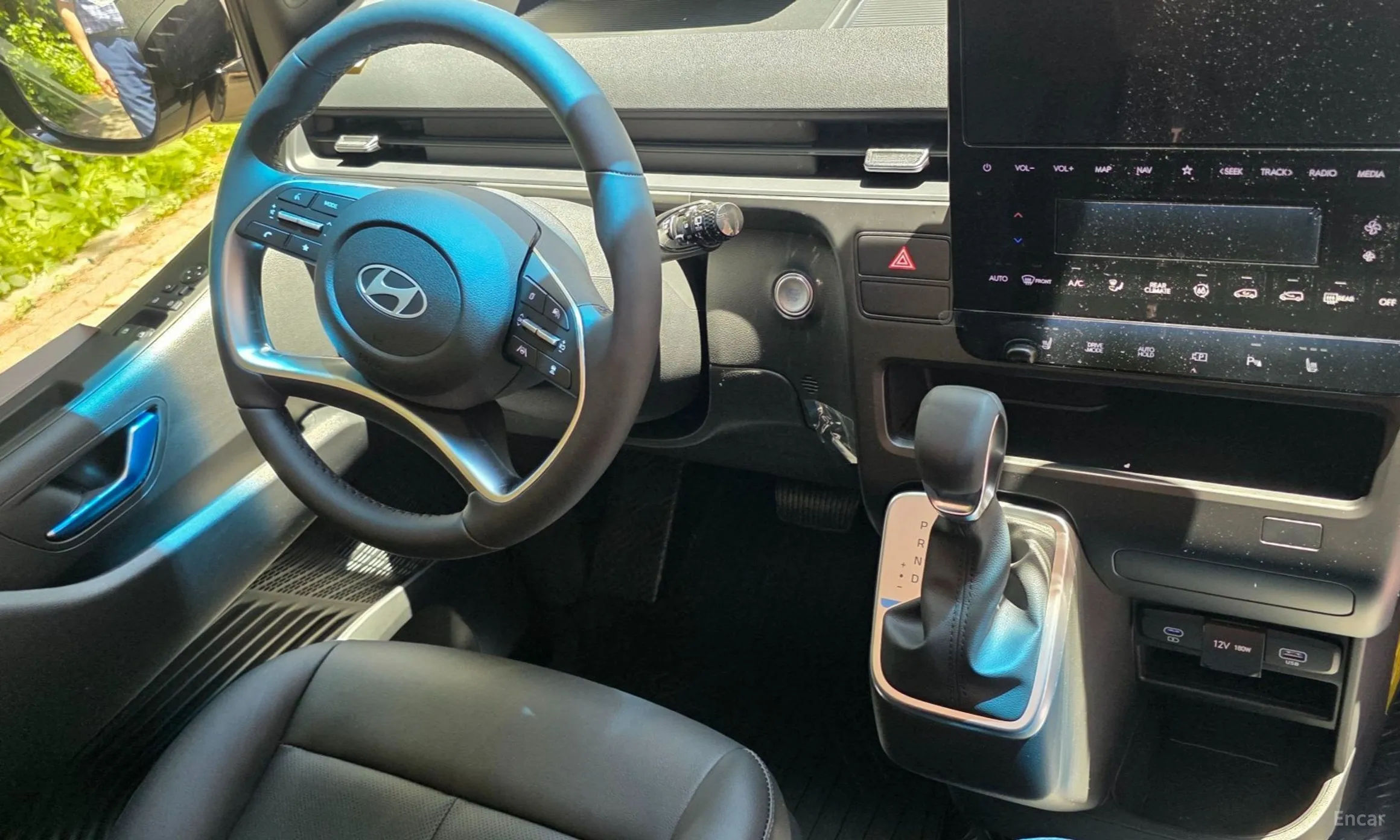 Hyundai Staria превью 3