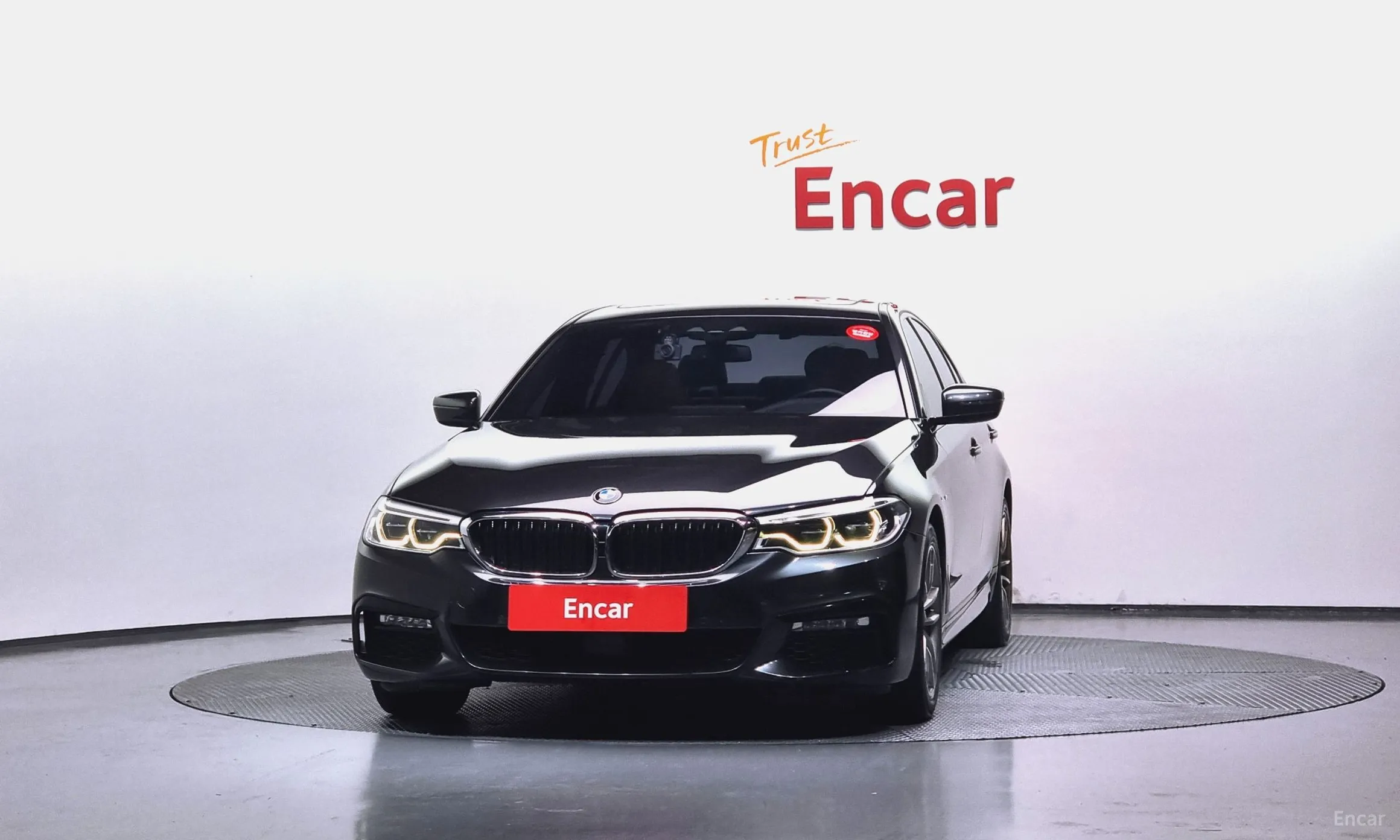 BMW 5 Series (G30) превью 2