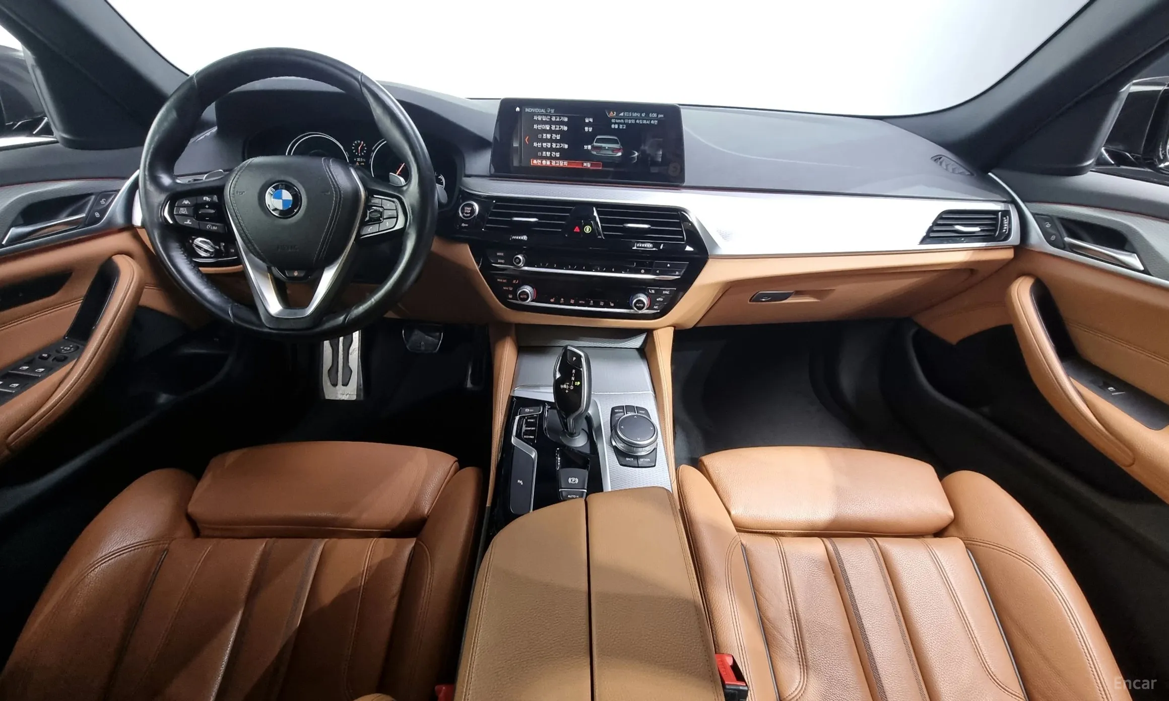 BMW 5 Series (G30) превью 4