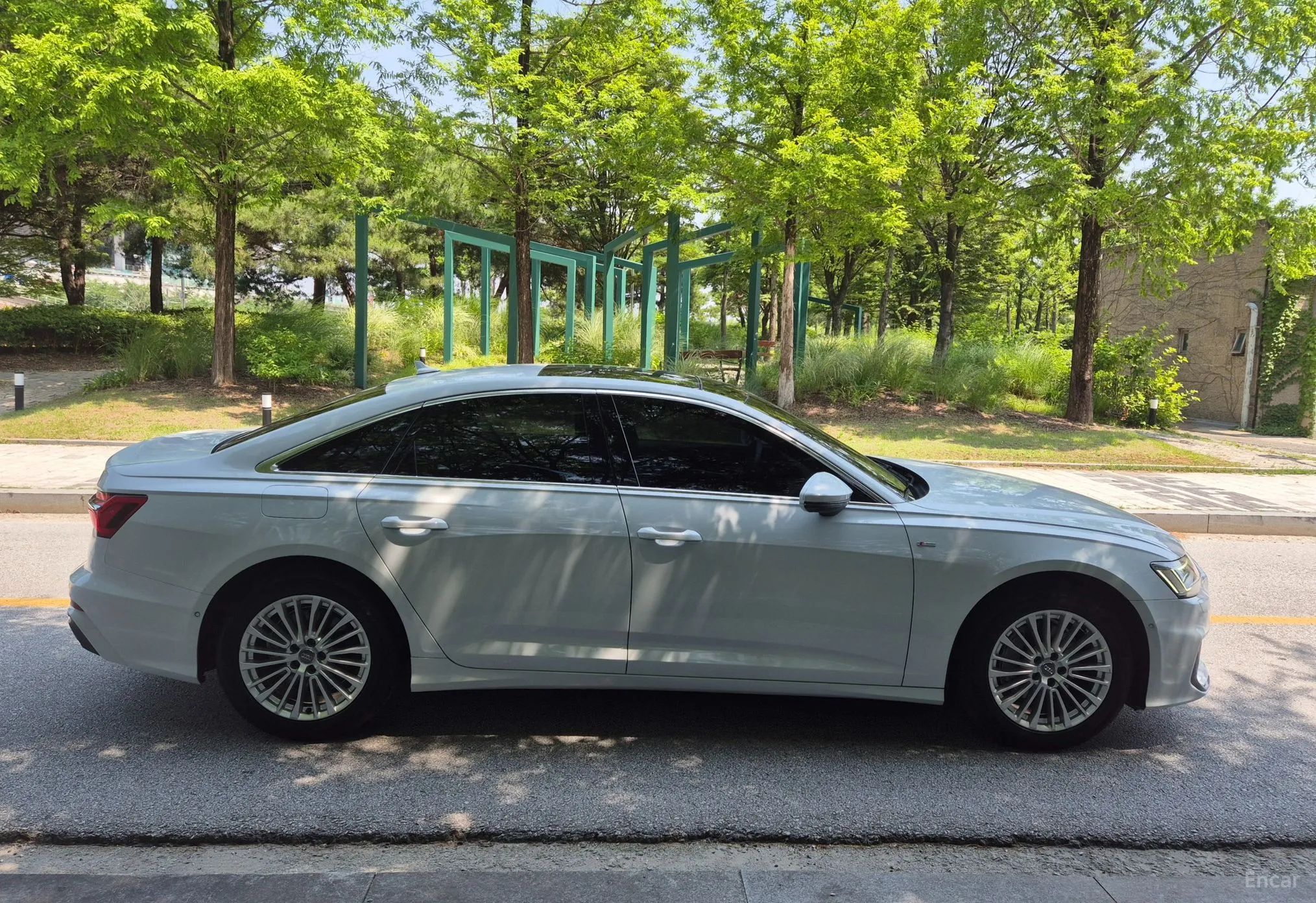 Audi A6 (C8) превью 3