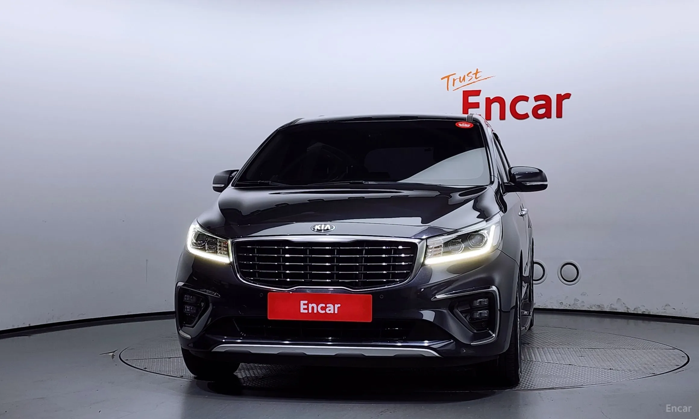 Kia Carnival превью 2
