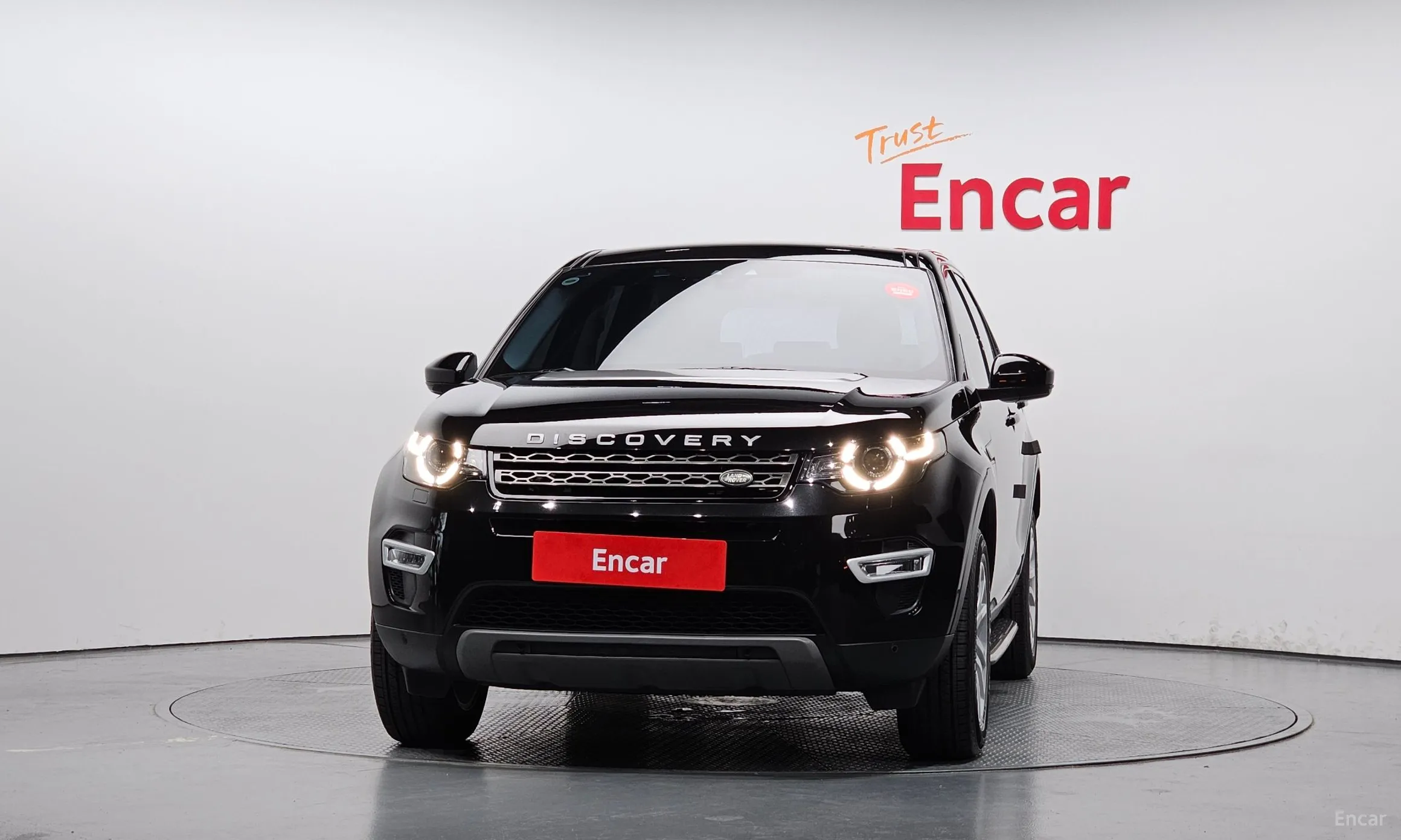 Land Rover Discovery Sports превью 2