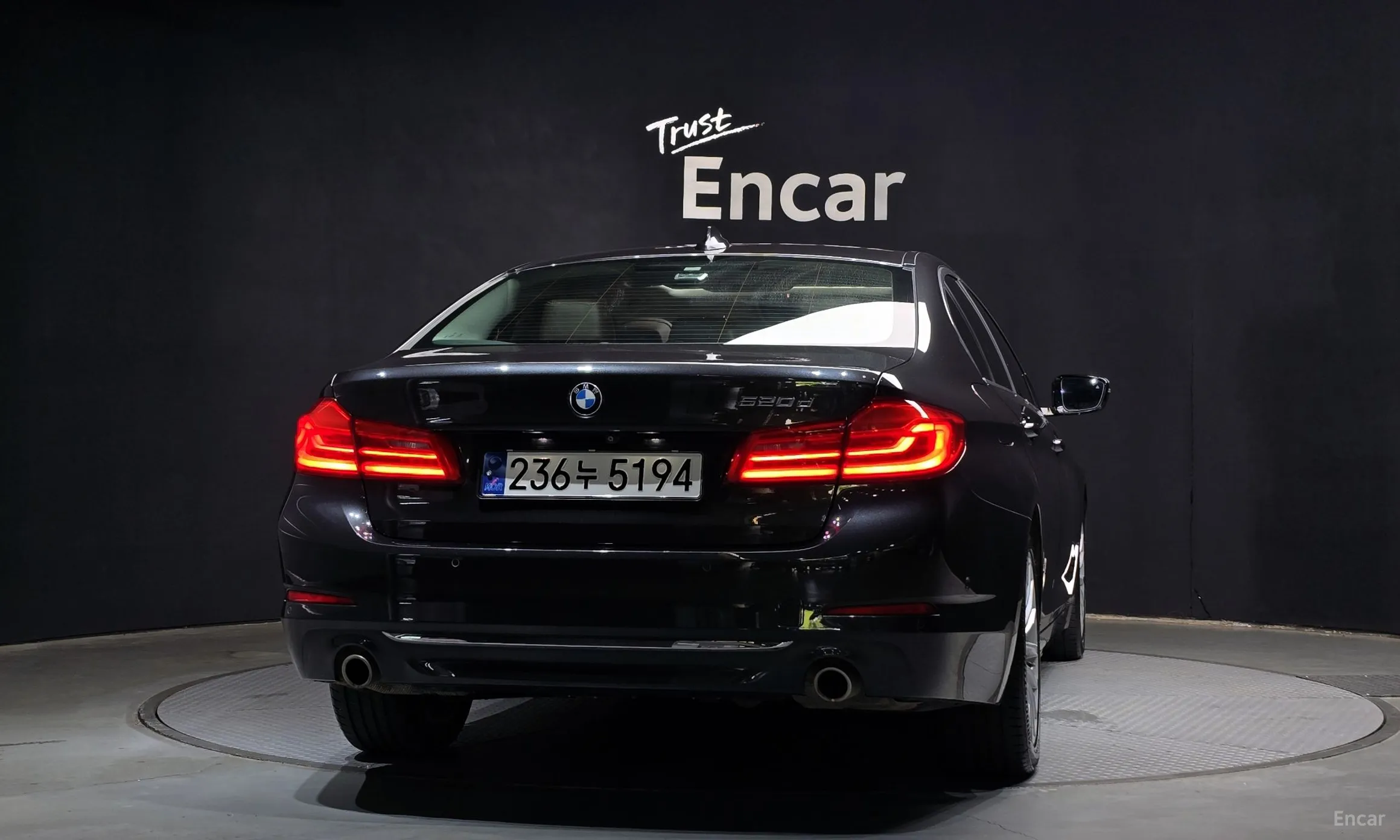 BMW 5 Series (G30) превью 3