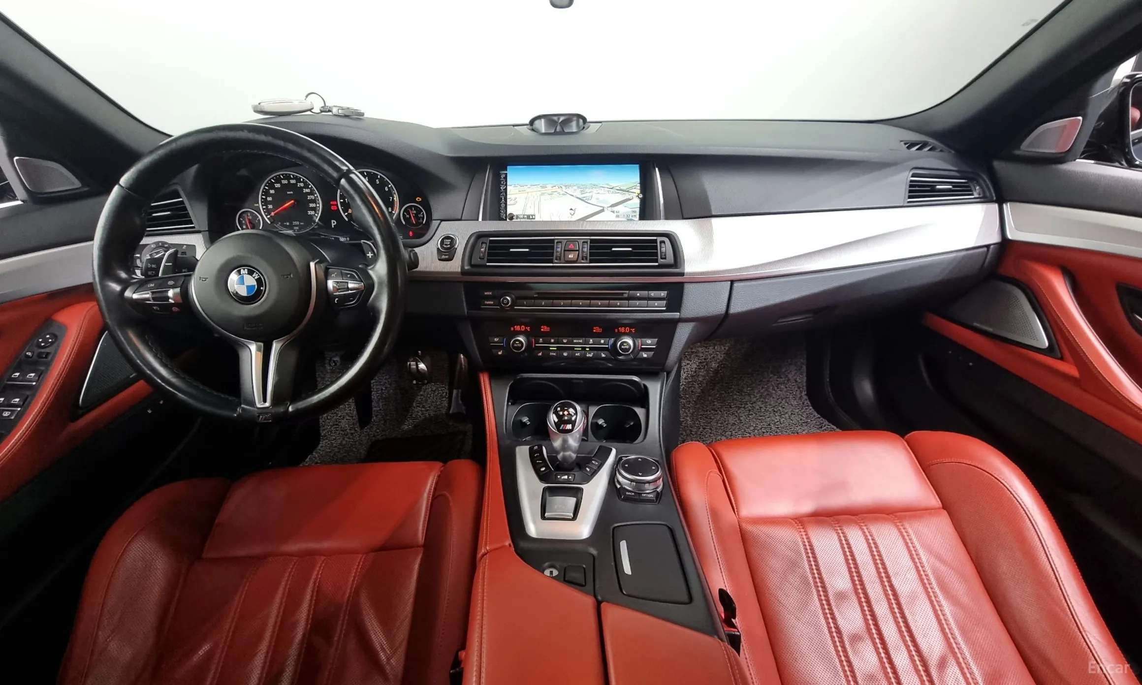 BMW M5 (F10) превью 4