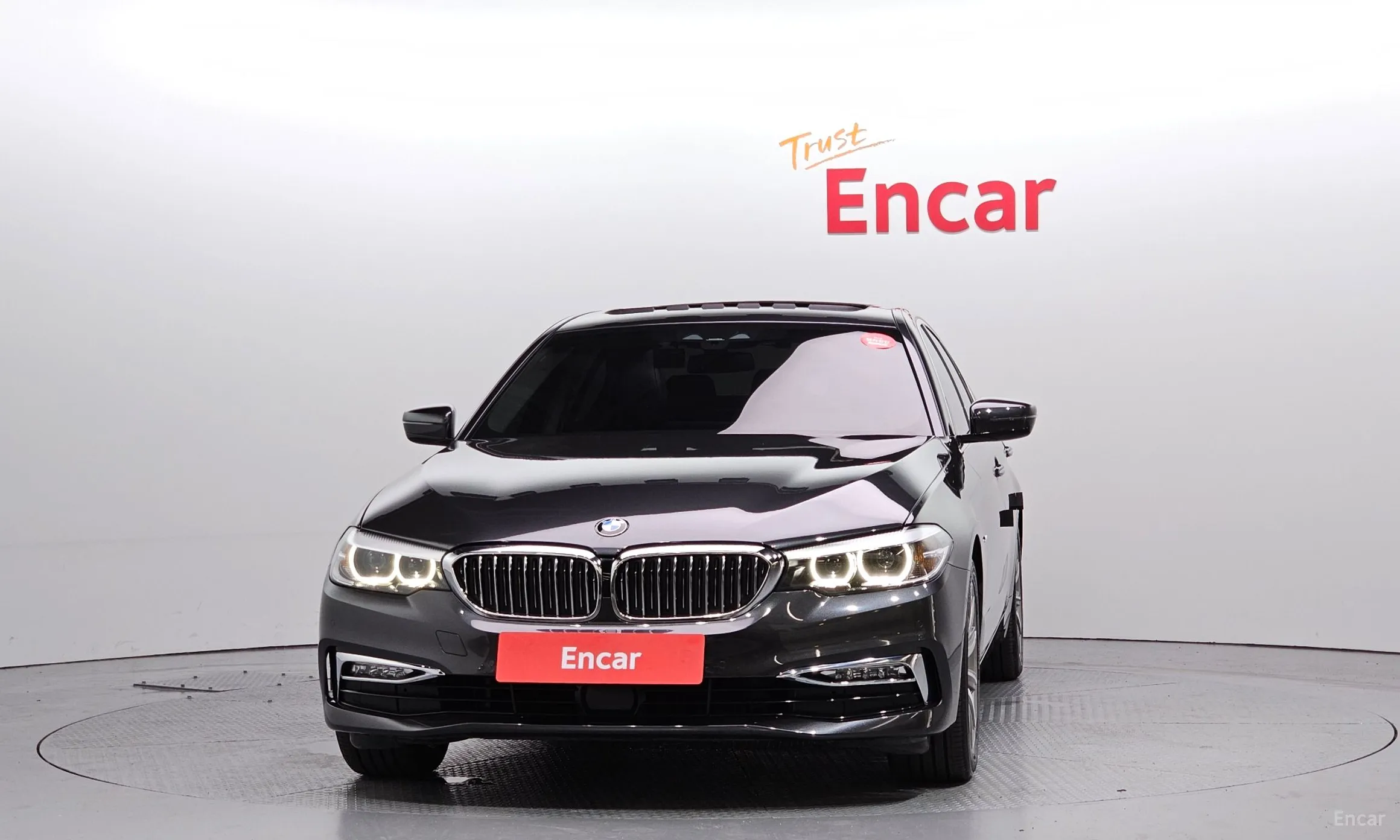 BMW 5 Series (G30) превью 2
