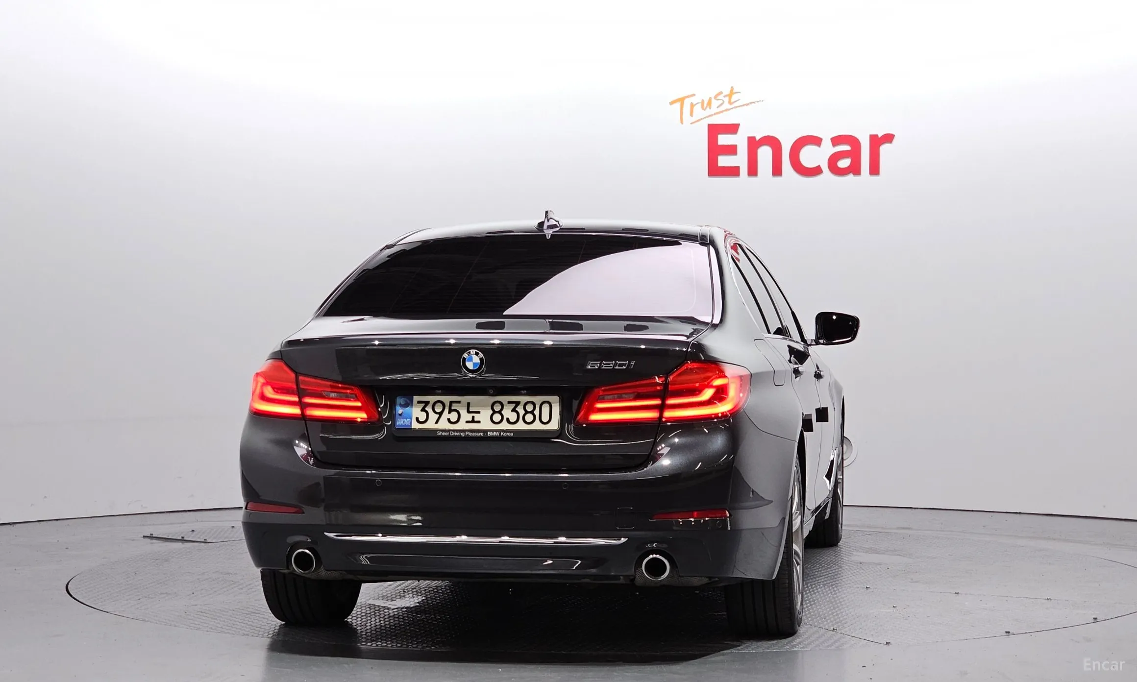 BMW 5 Series (G30) превью 3