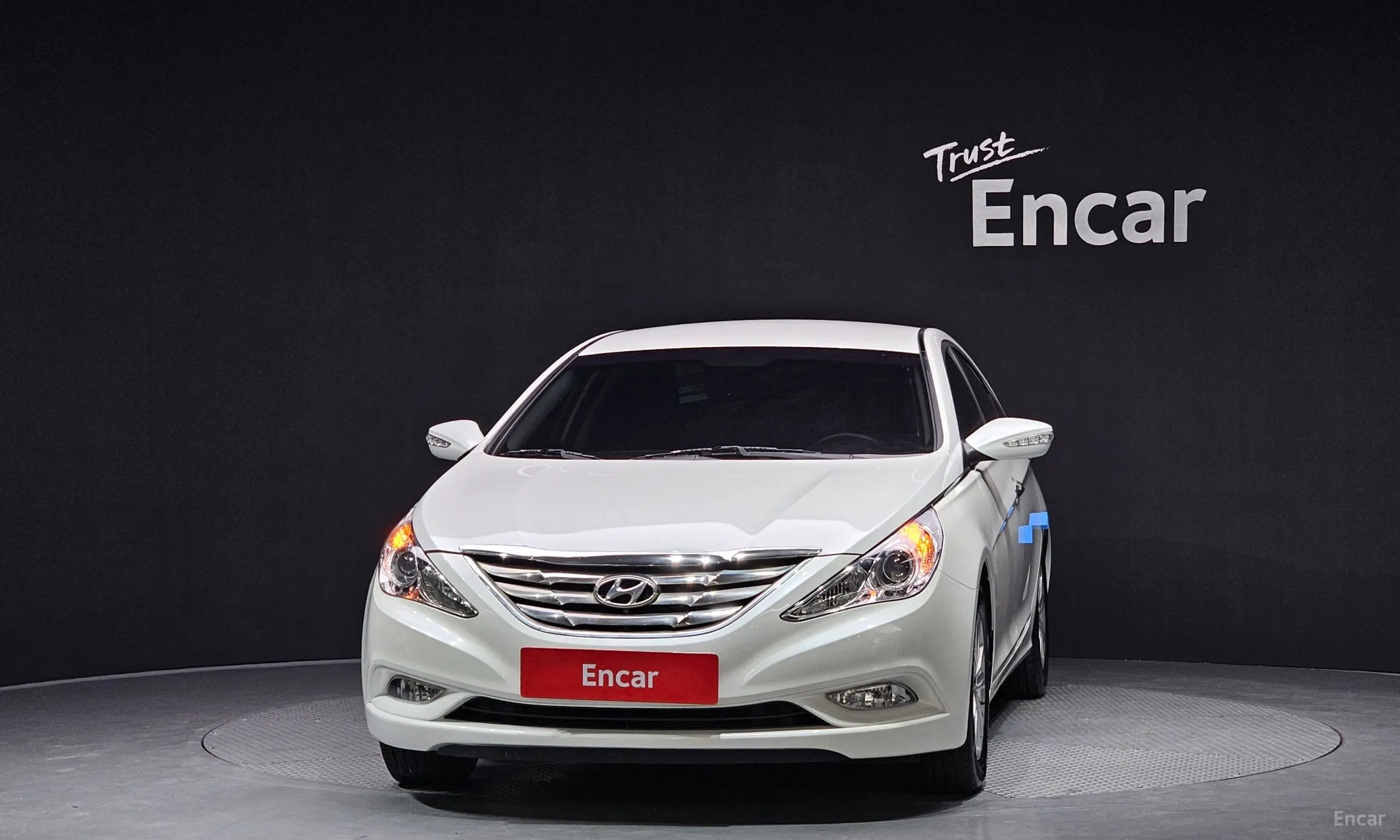 Hyundai YF Sonata превью 2