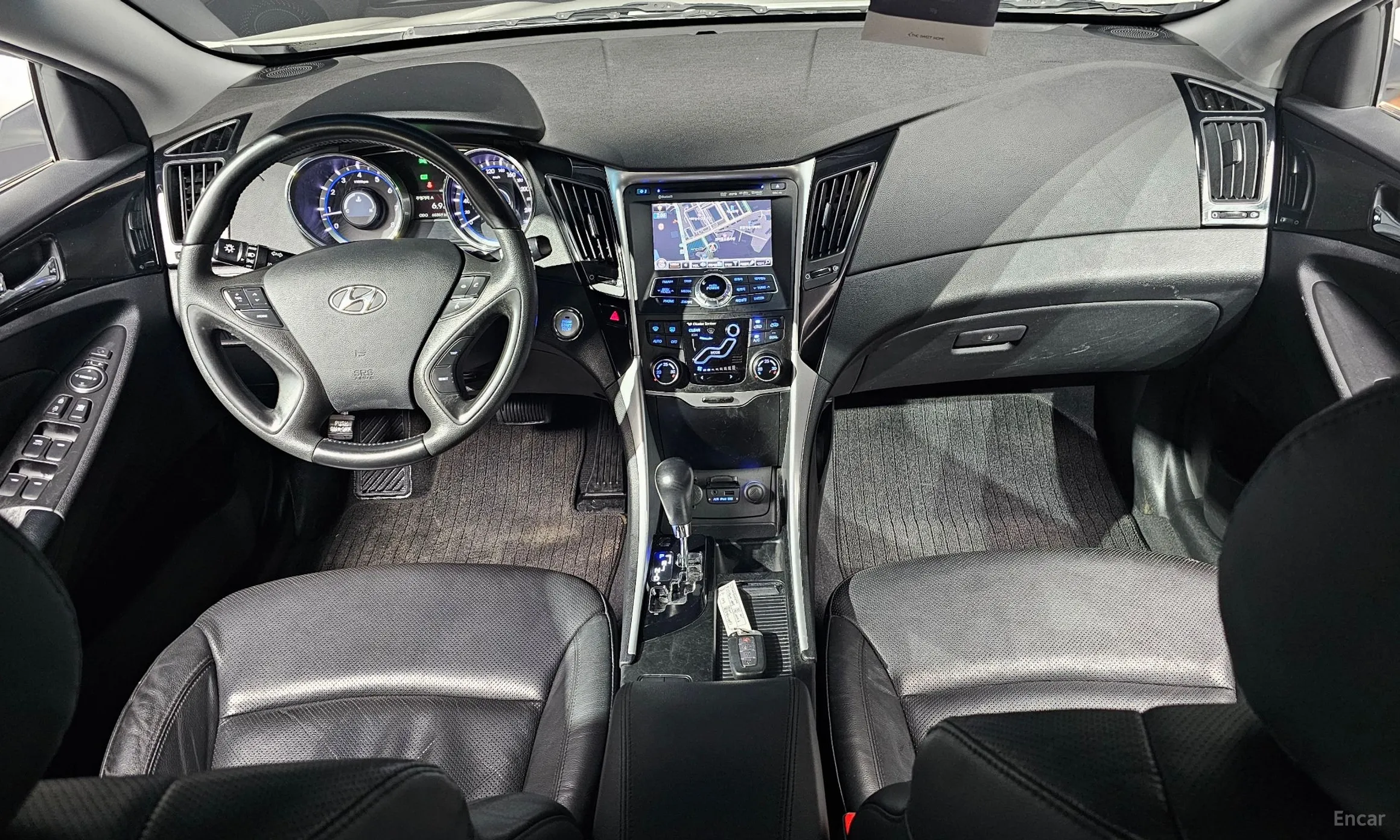 Hyundai YF Sonata превью 4