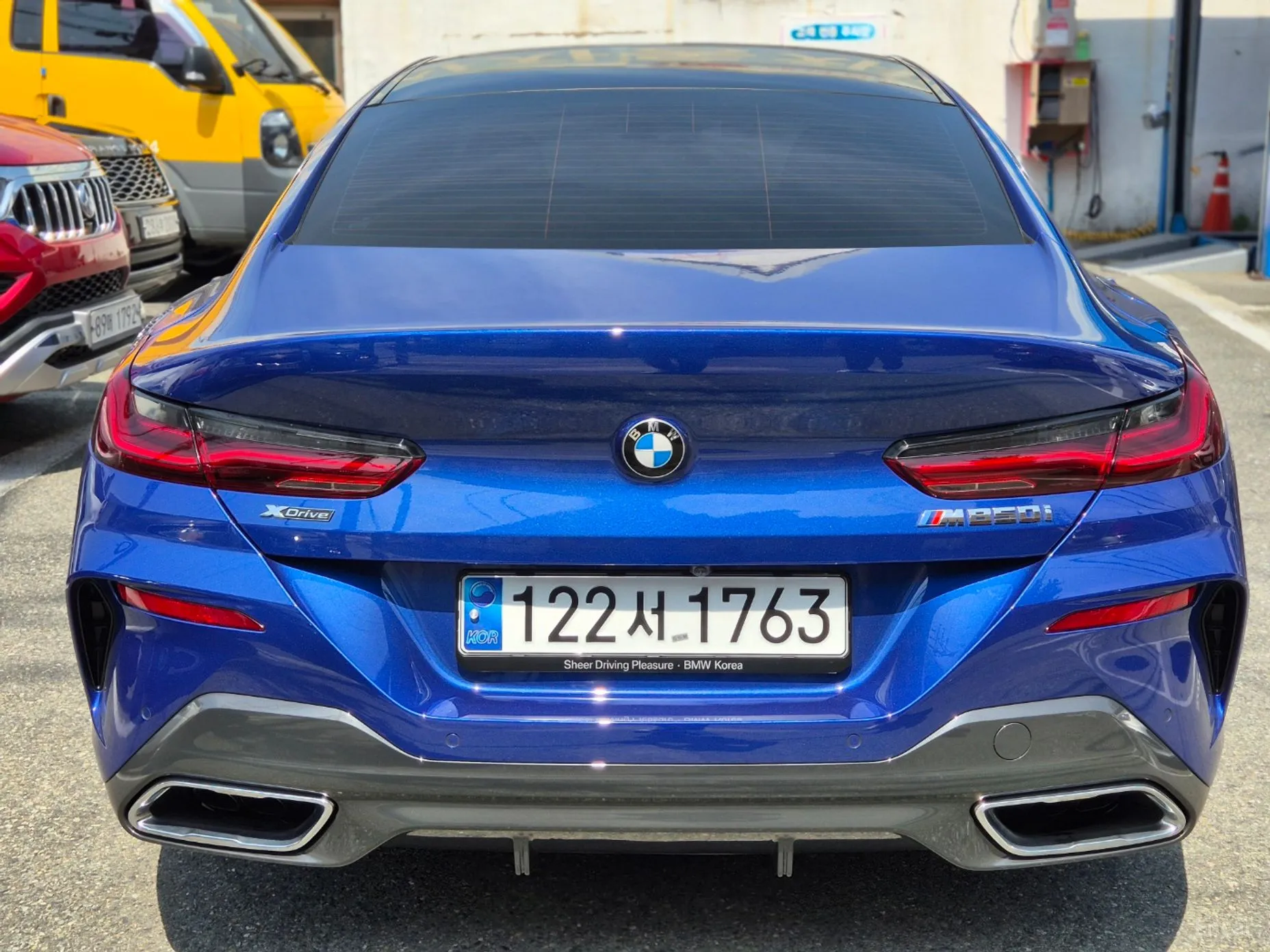 BMW 8-series (G15) превью 3