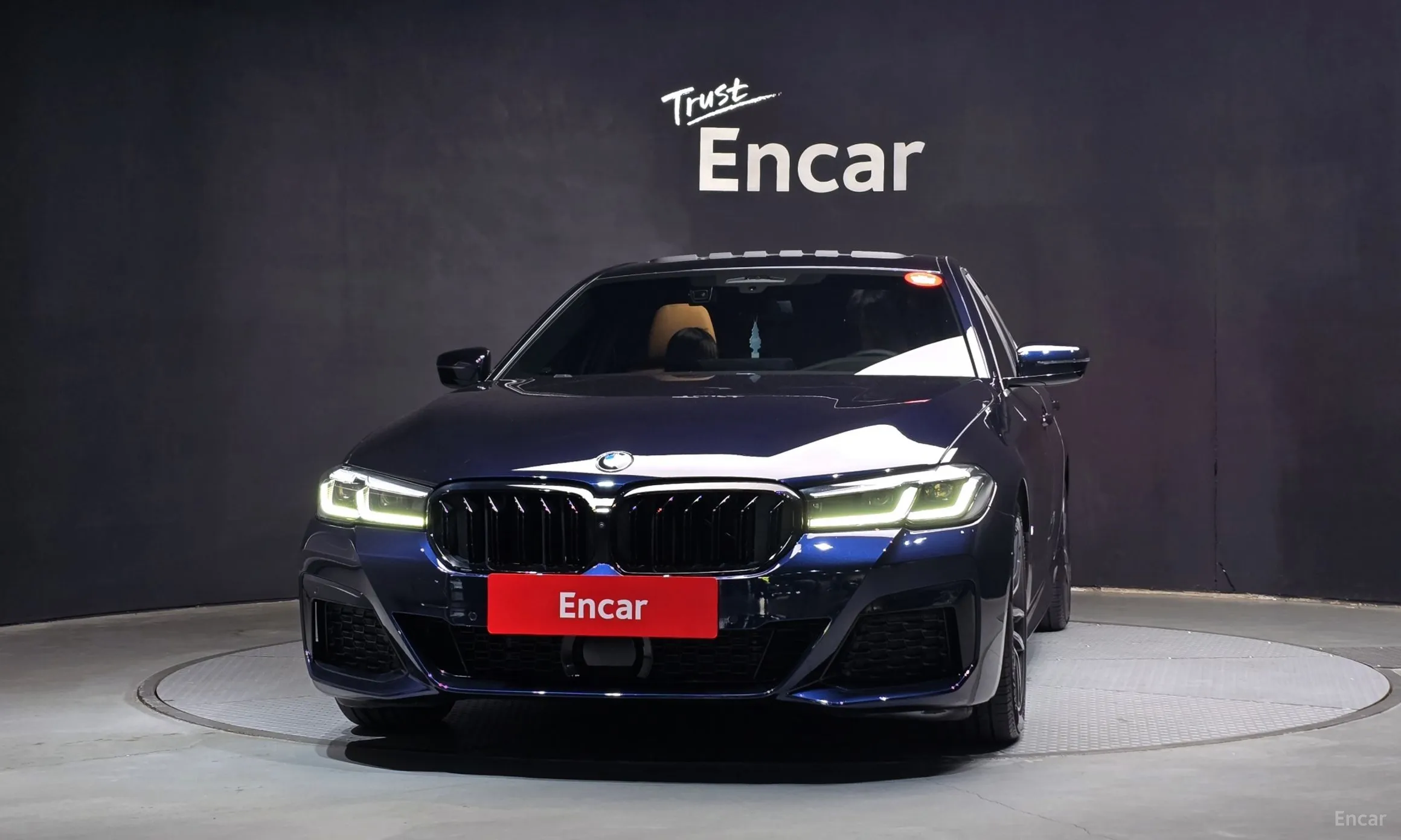BMW 5 Series (G30) превью 2