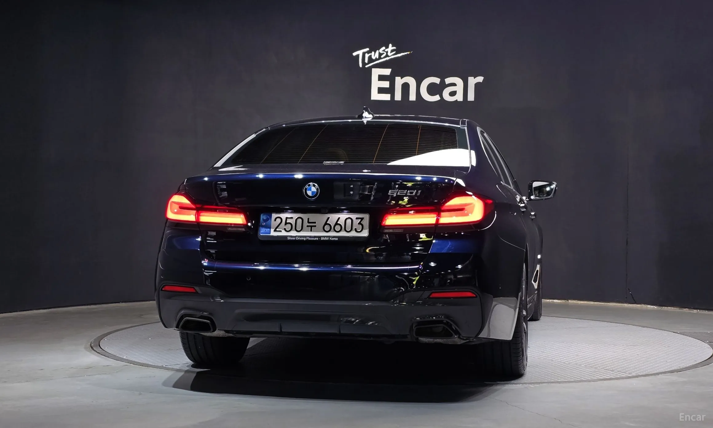 BMW 5 Series (G30) превью 3