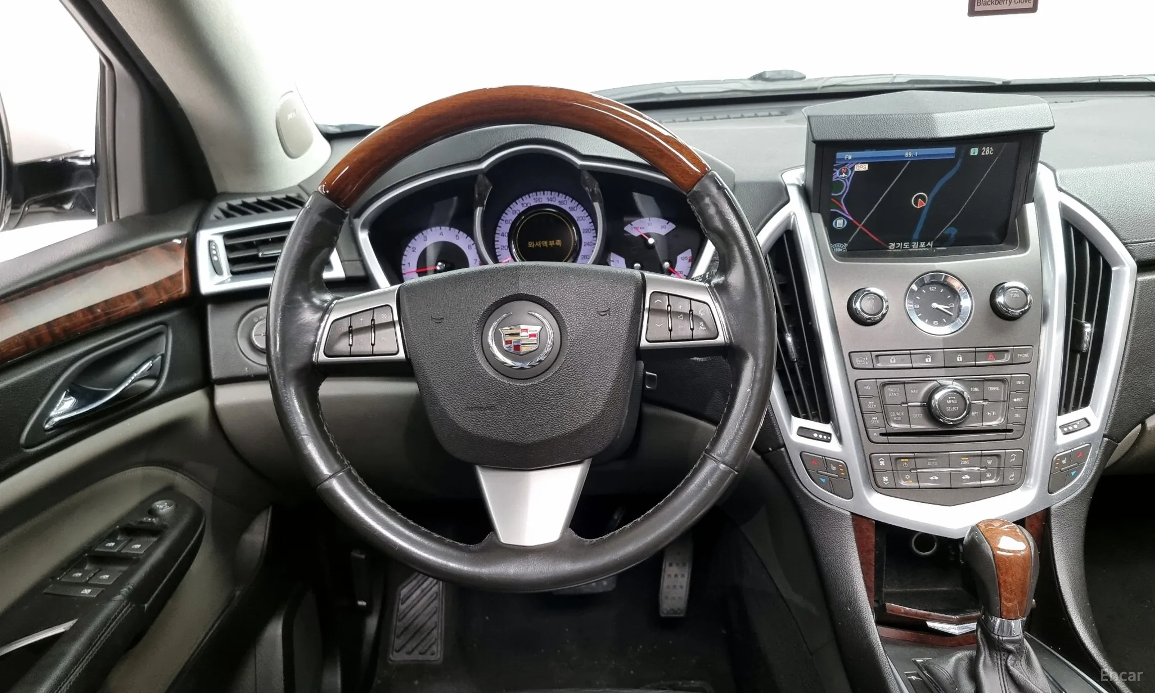 Cadillac All new SRX превью 13