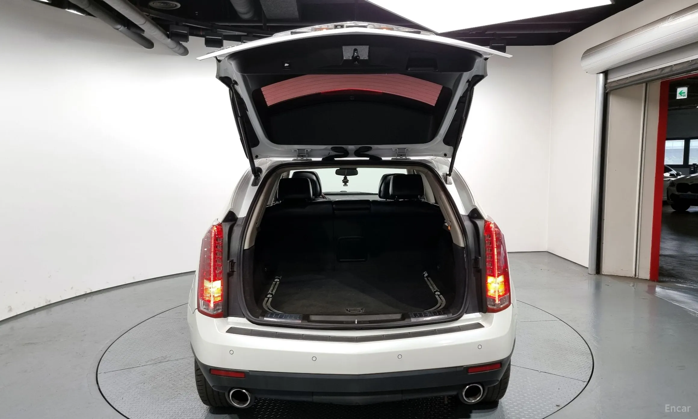 Cadillac All new SRX превью 20