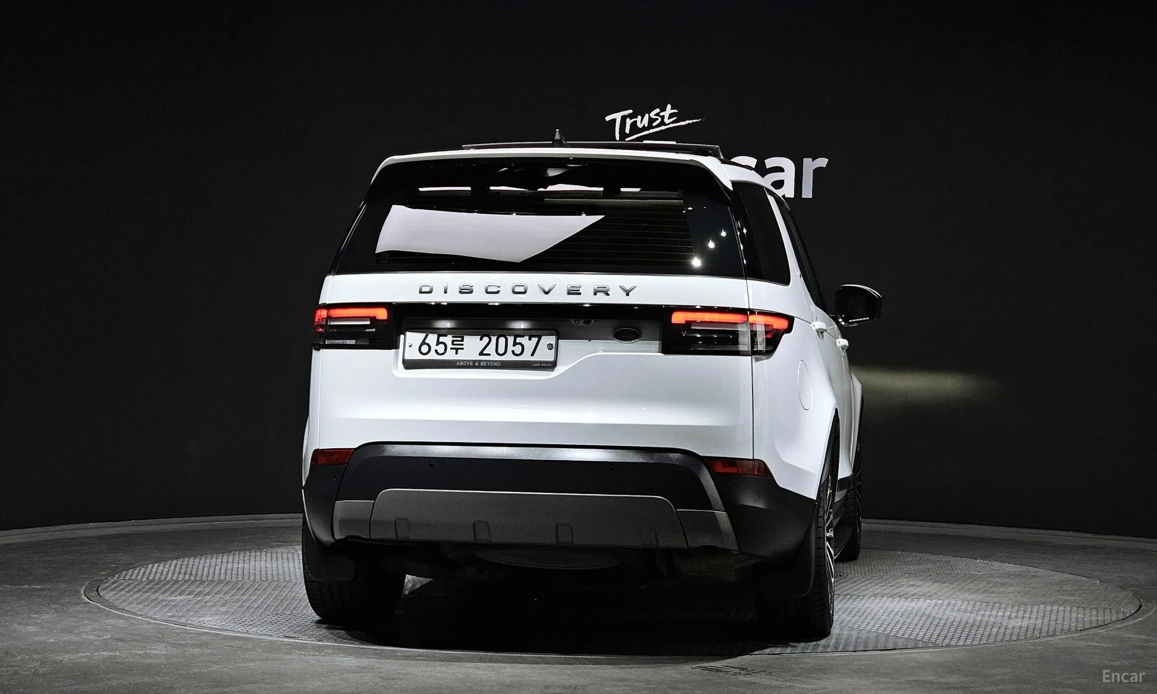 Land Rover Discovery 5 превью 3