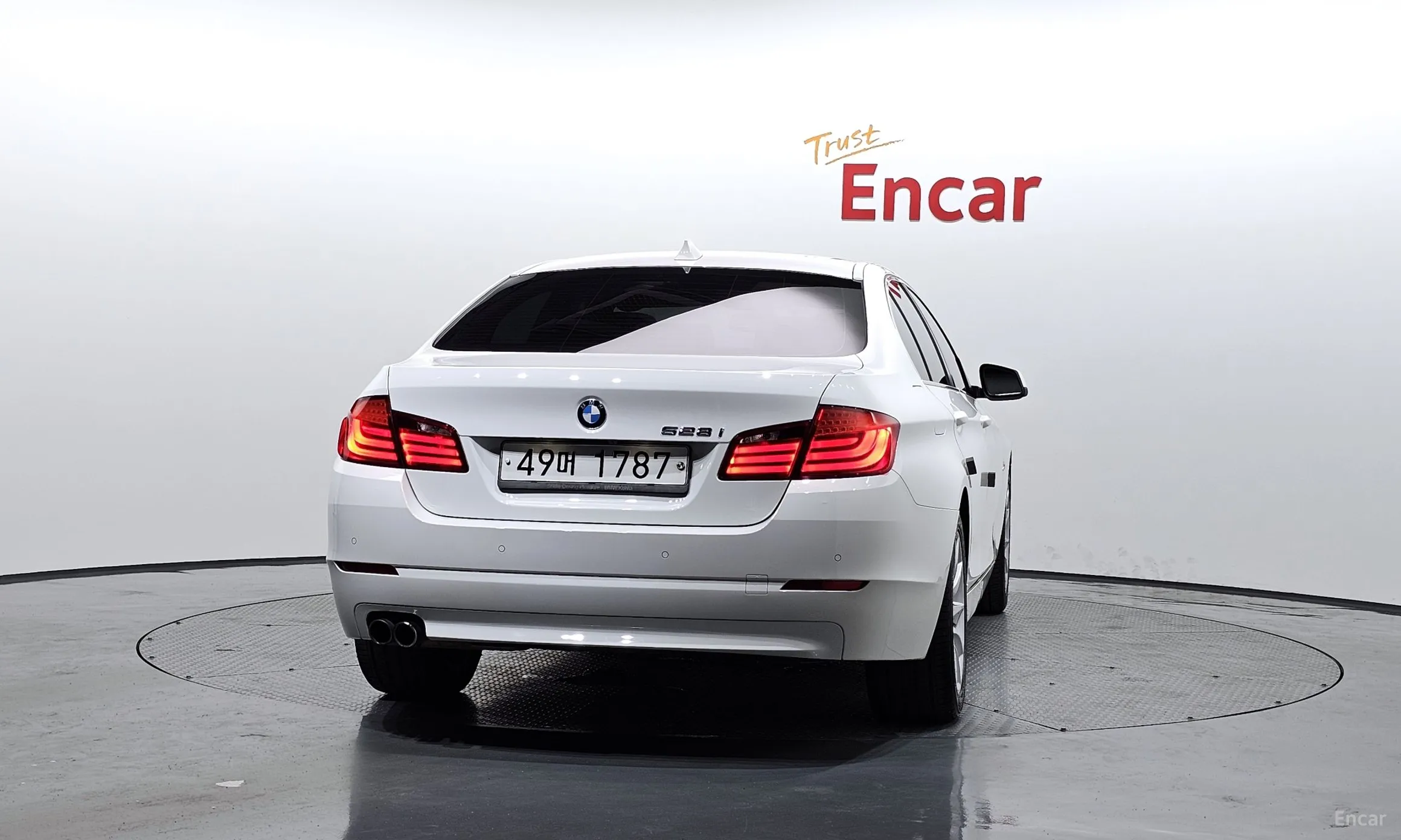 BMW 5 Series (F10) превью 3