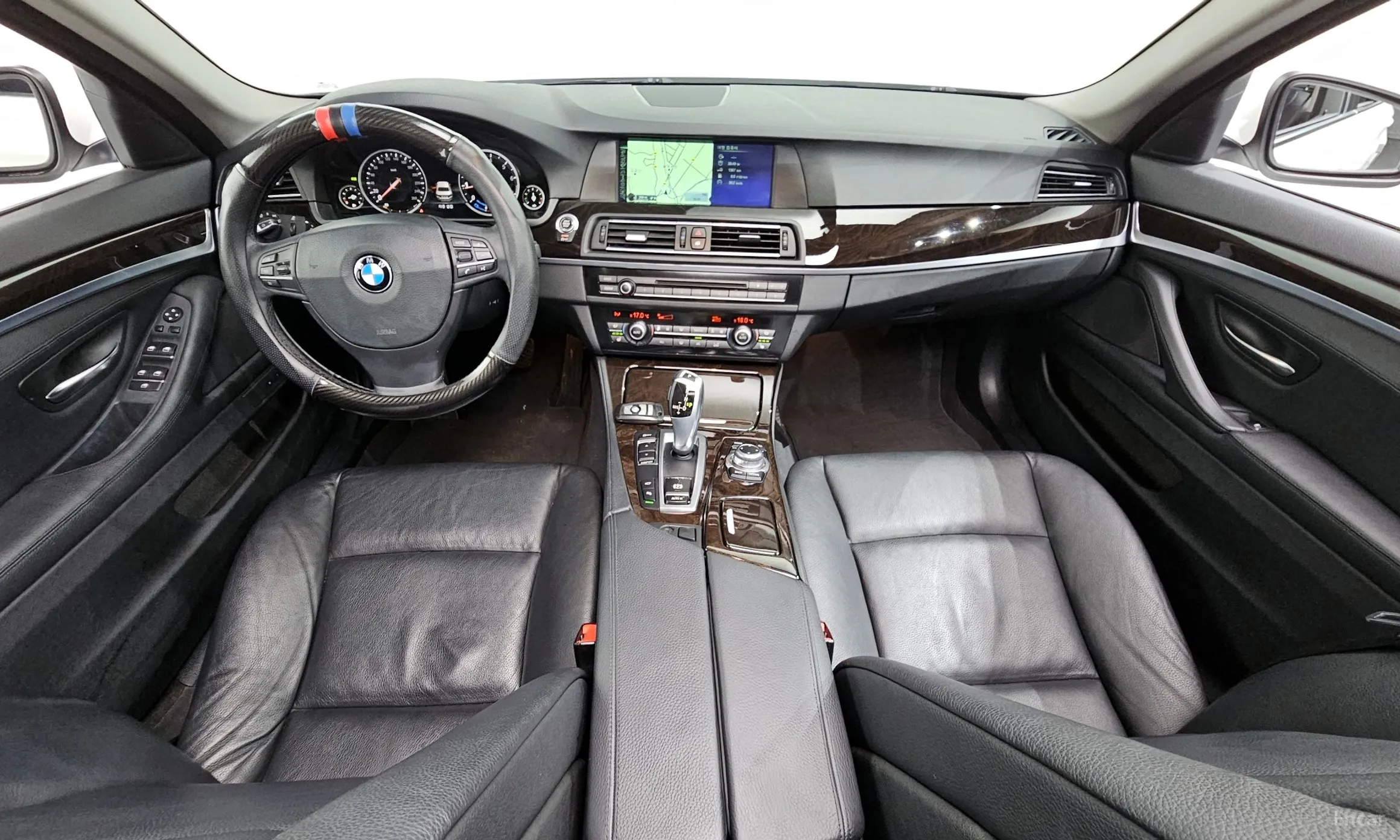 BMW 5 Series (F10) превью 4