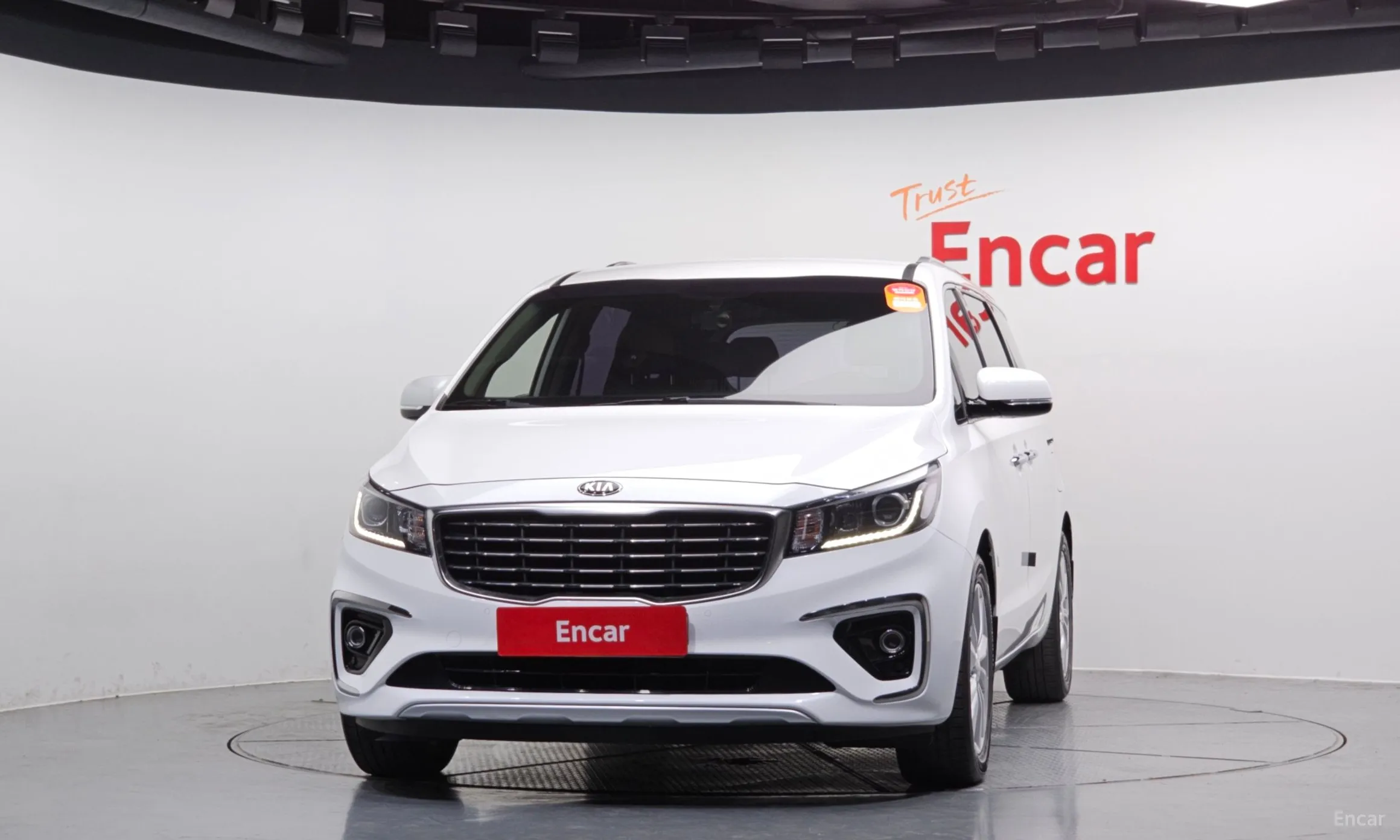 Kia Carnival превью 2