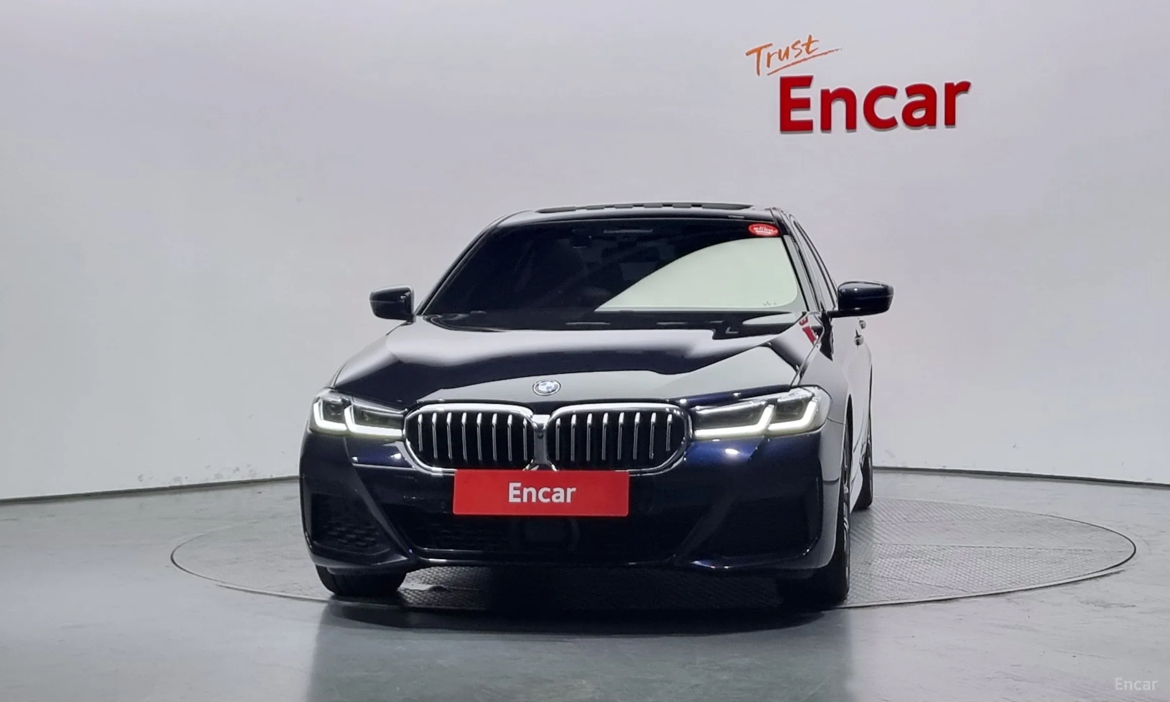 BMW 5 Series (G30) превью 2