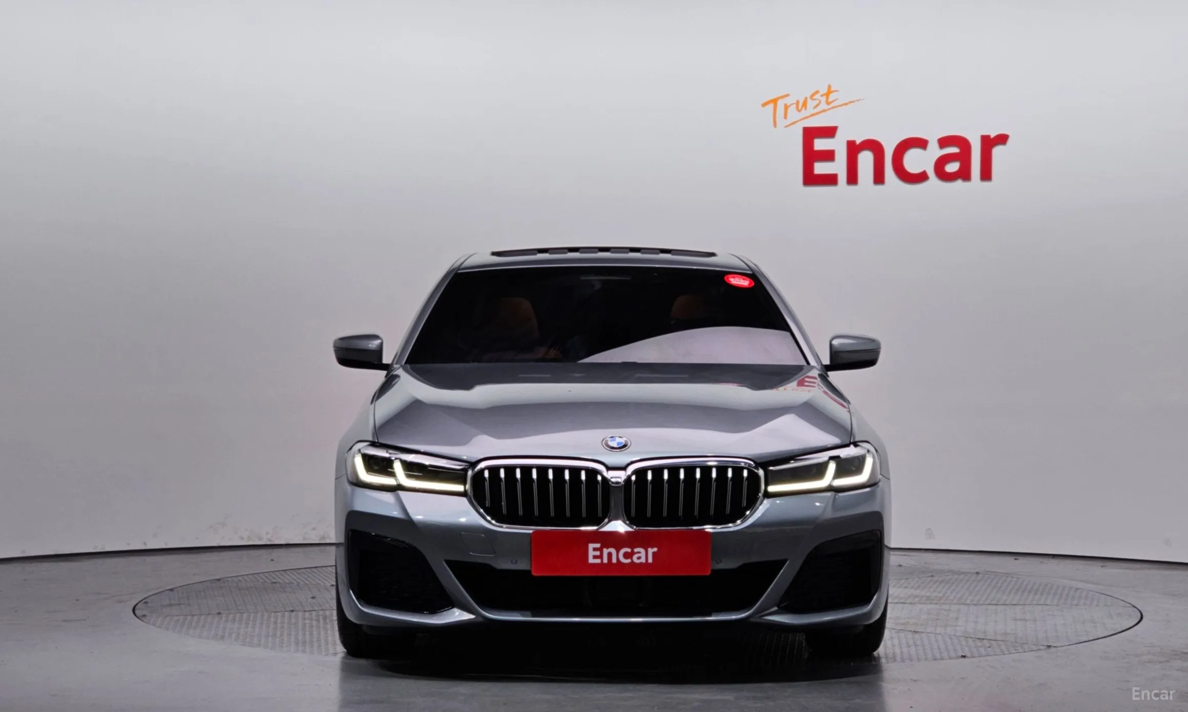 BMW 5 Series (G30) превью 2