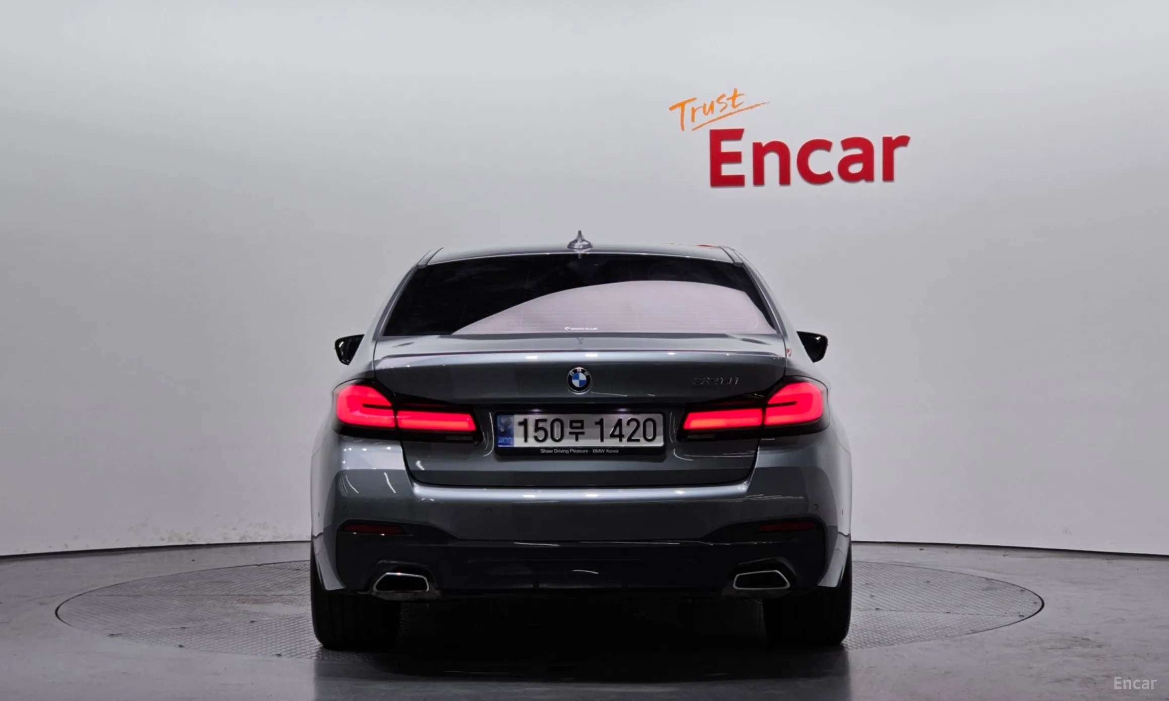 BMW 5 Series (G30) превью 3