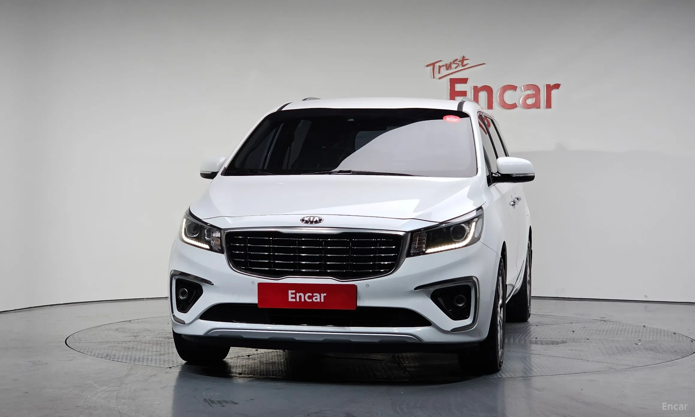Kia Carnival превью 2
