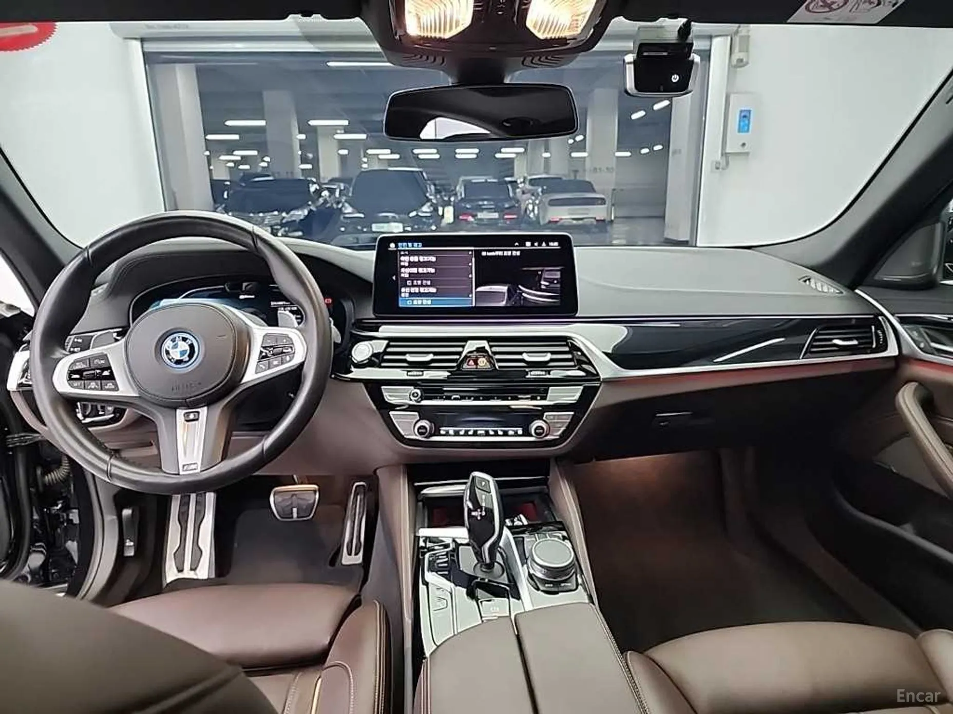 BMW 5 Series (G30) превью 4