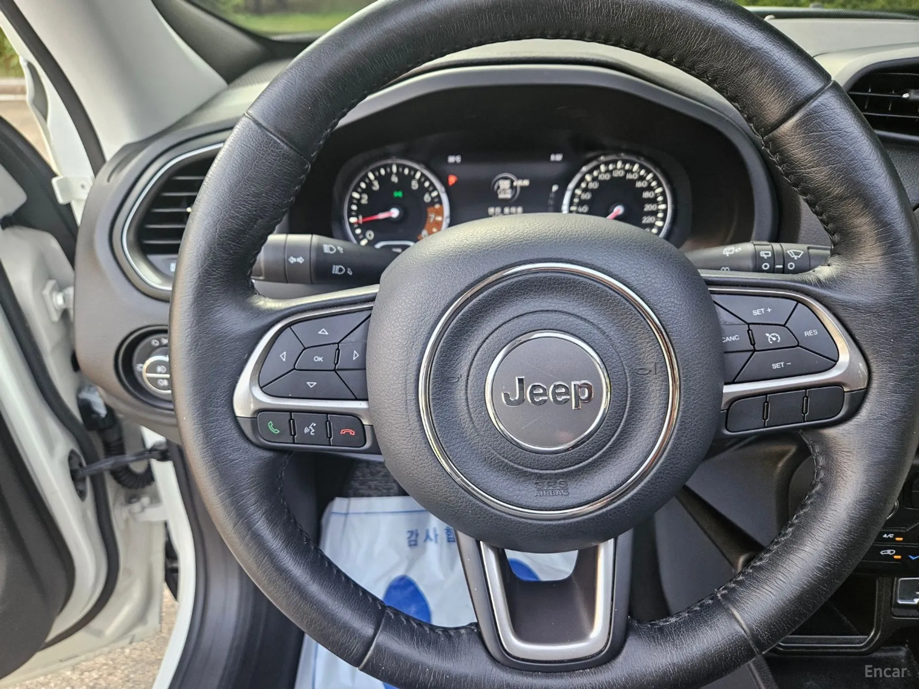 Jeep Renegade превью 14