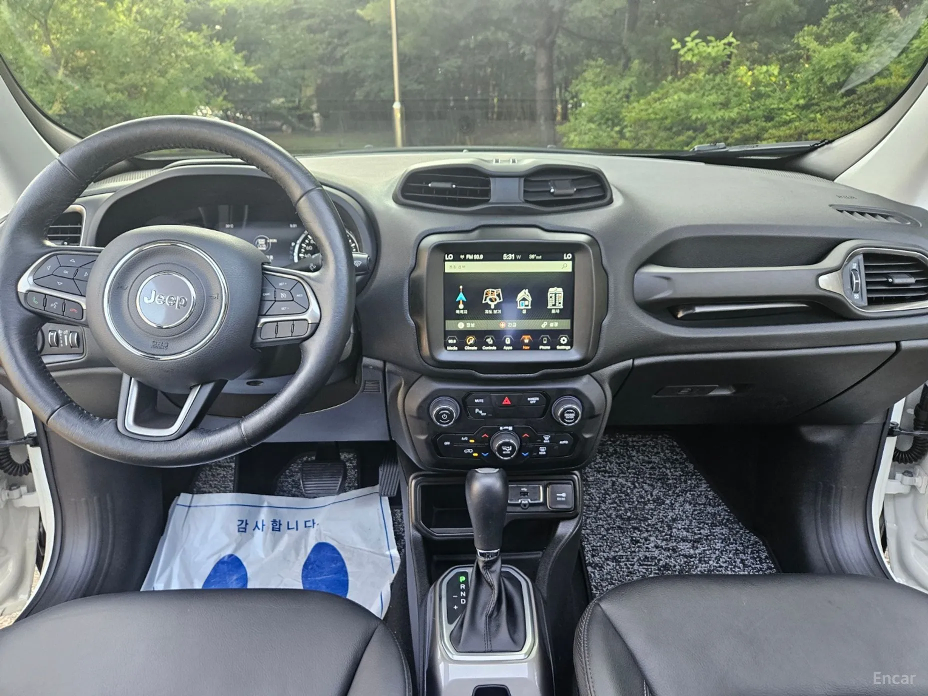 Jeep Renegade превью 16