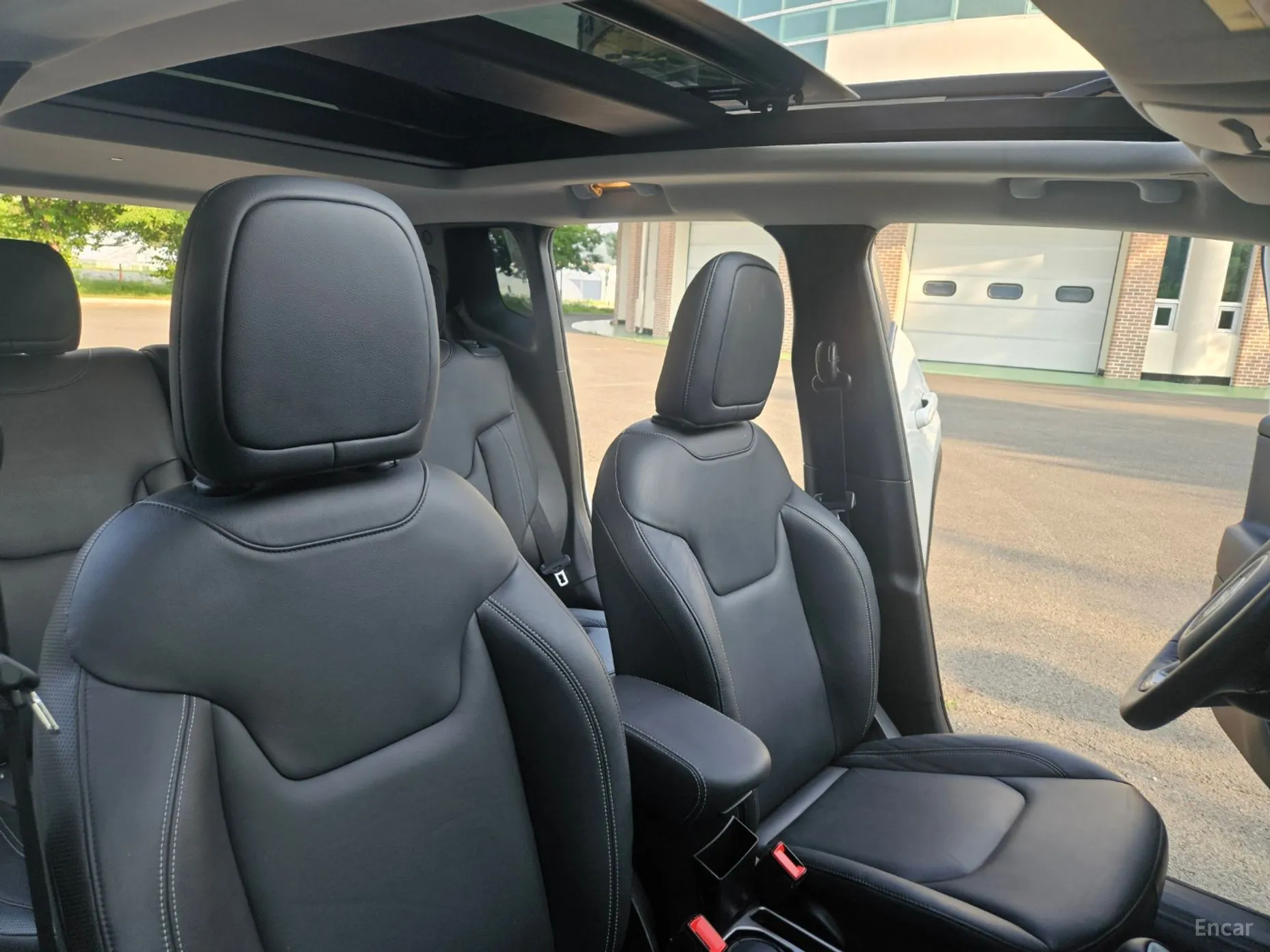 Jeep Renegade превью 19