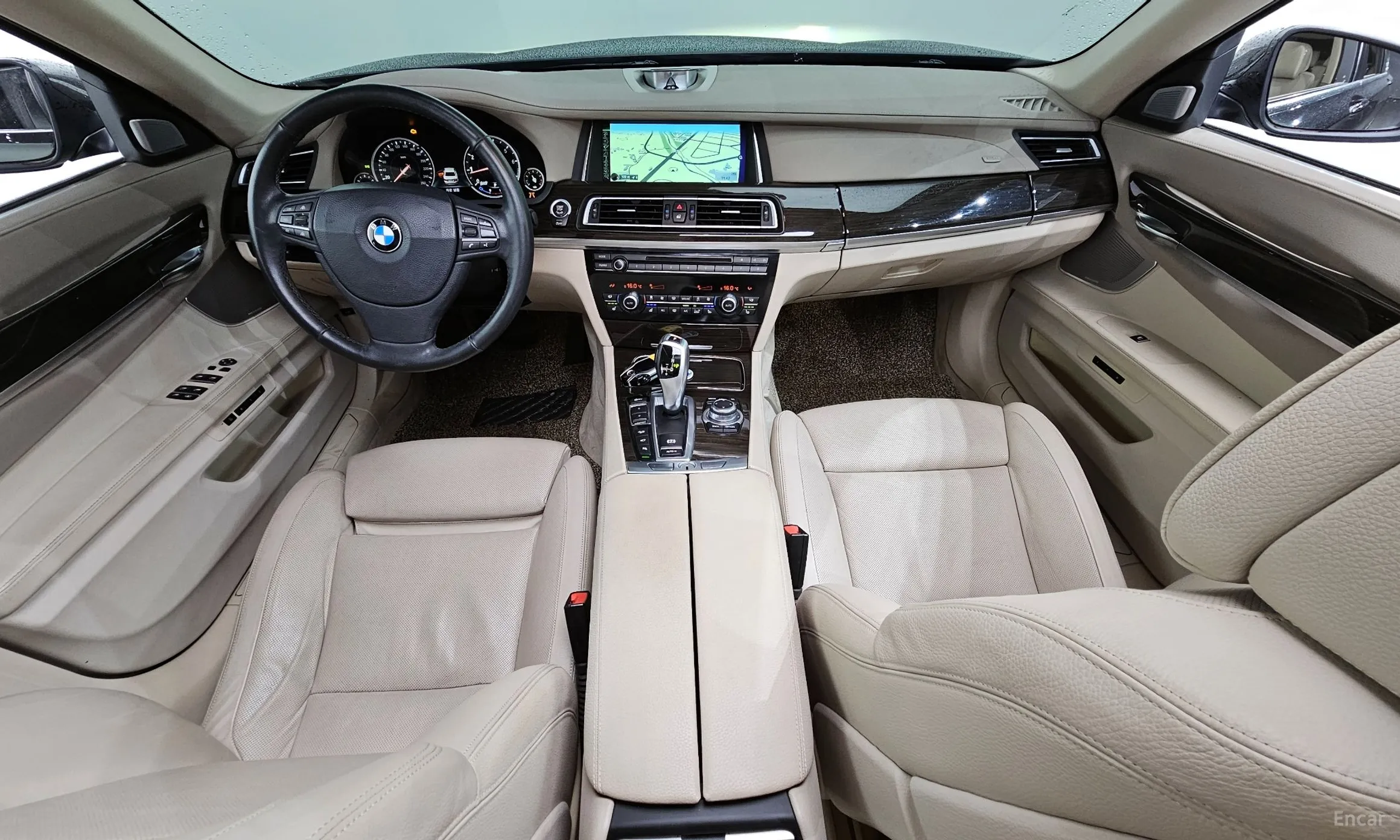 BMW 7 Series (F01) превью 4