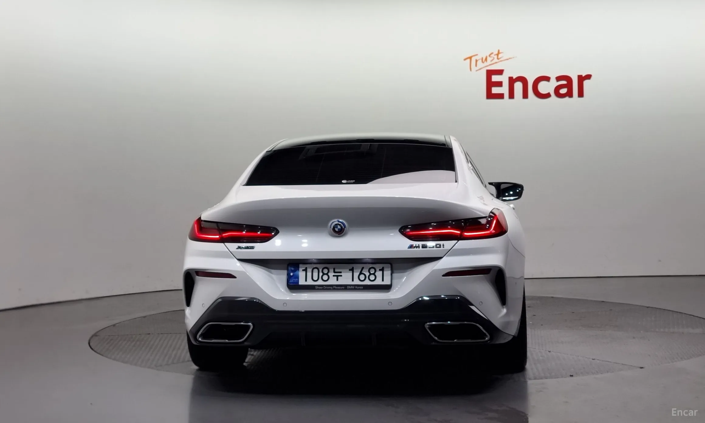 BMW 8-series (G15) превью 3