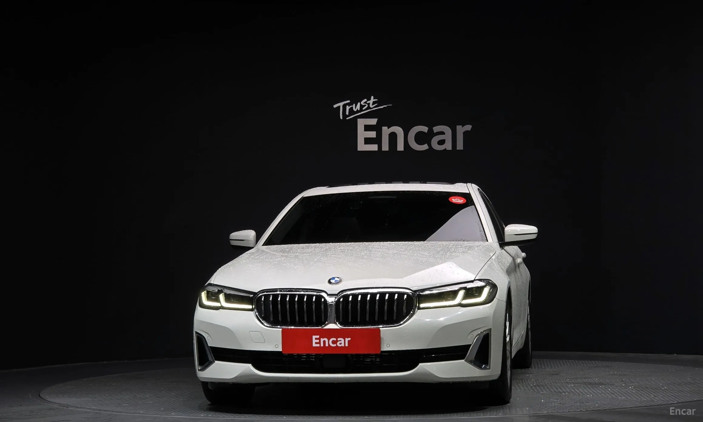 BMW 5 Series (G30) превью 2