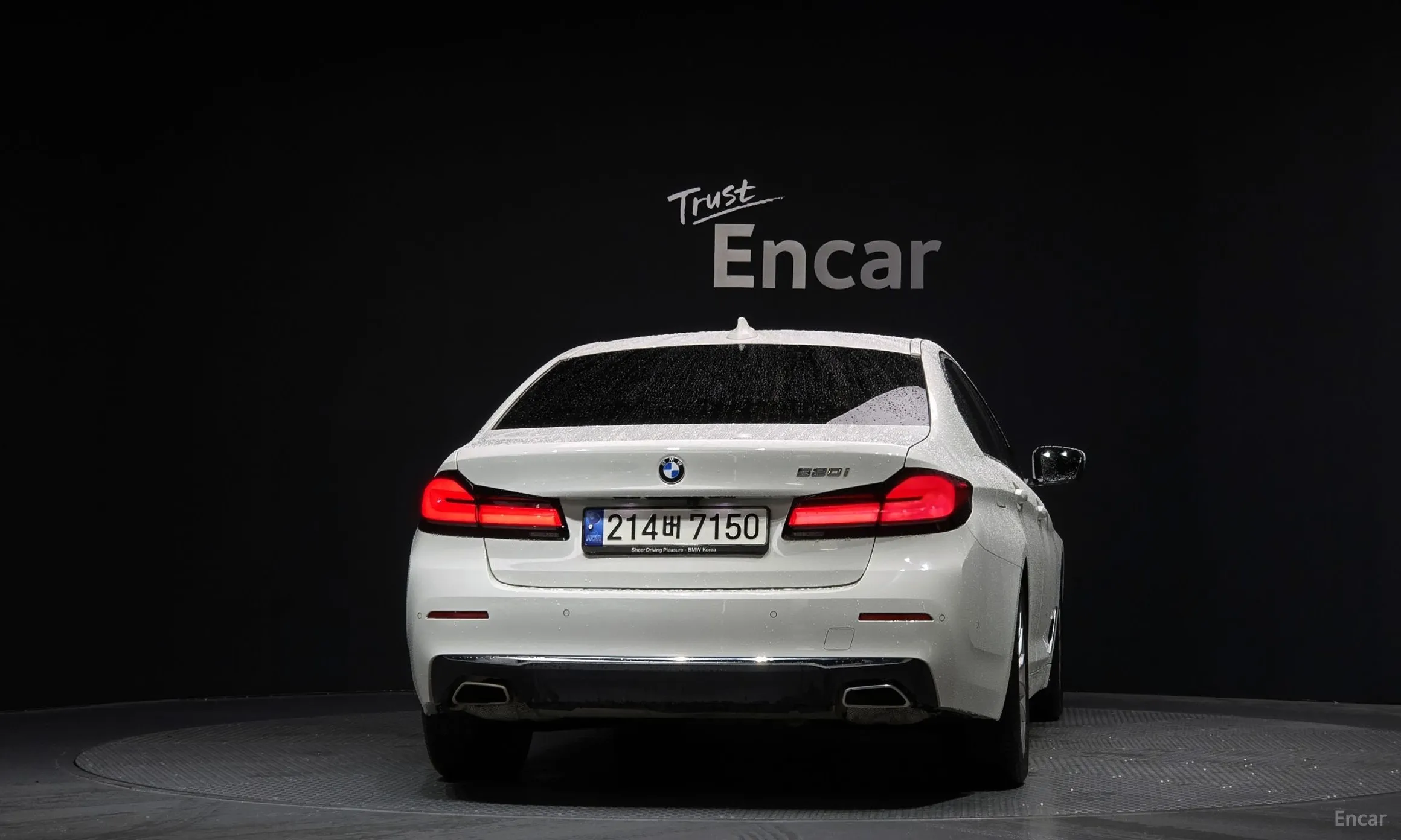 BMW 5 Series (G30) превью 3