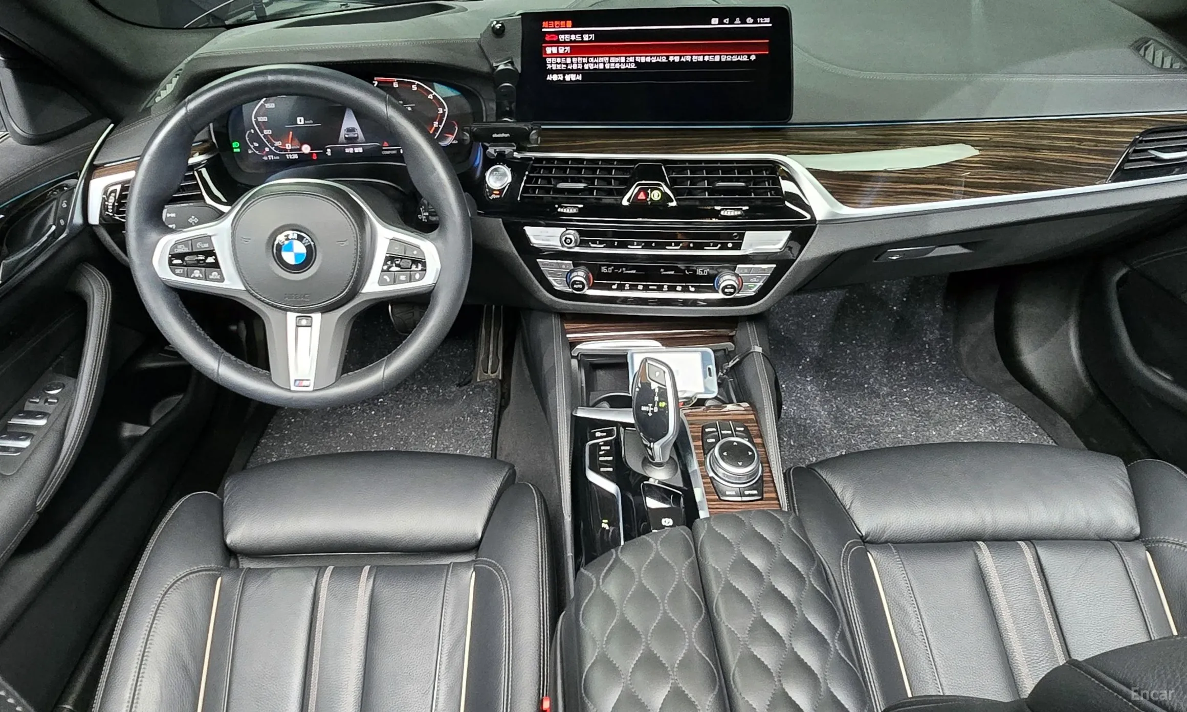 BMW 5 Series (G30) превью 4