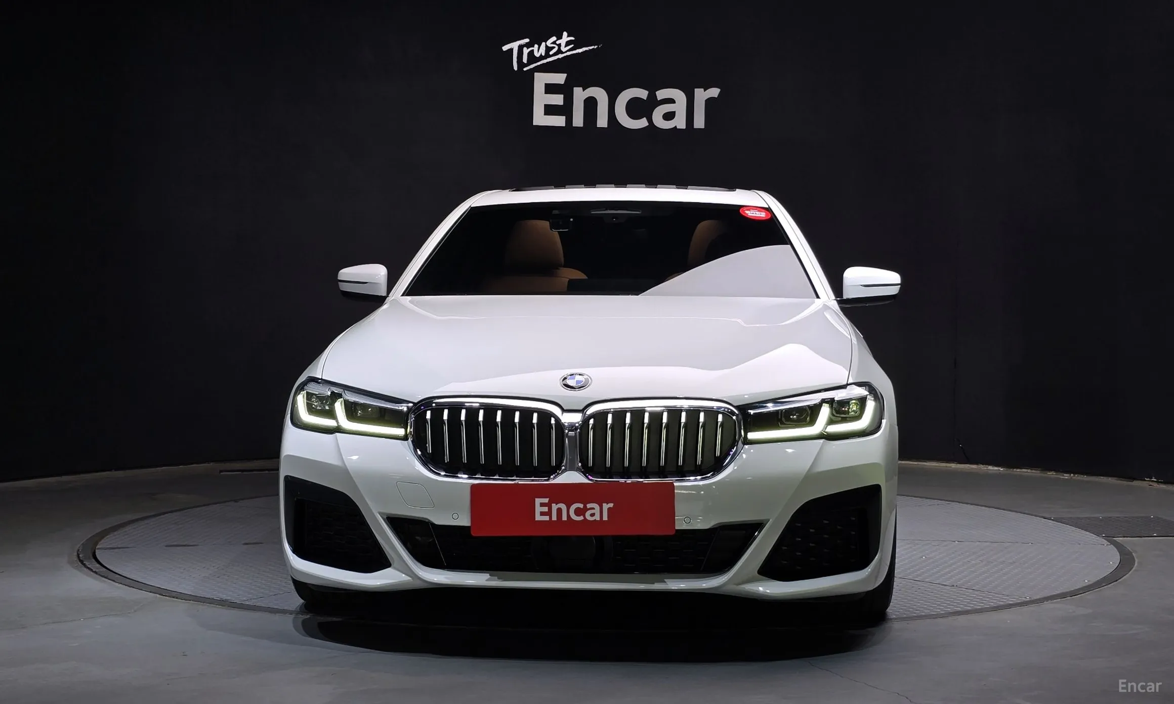 BMW 5 Series (G30) превью 2