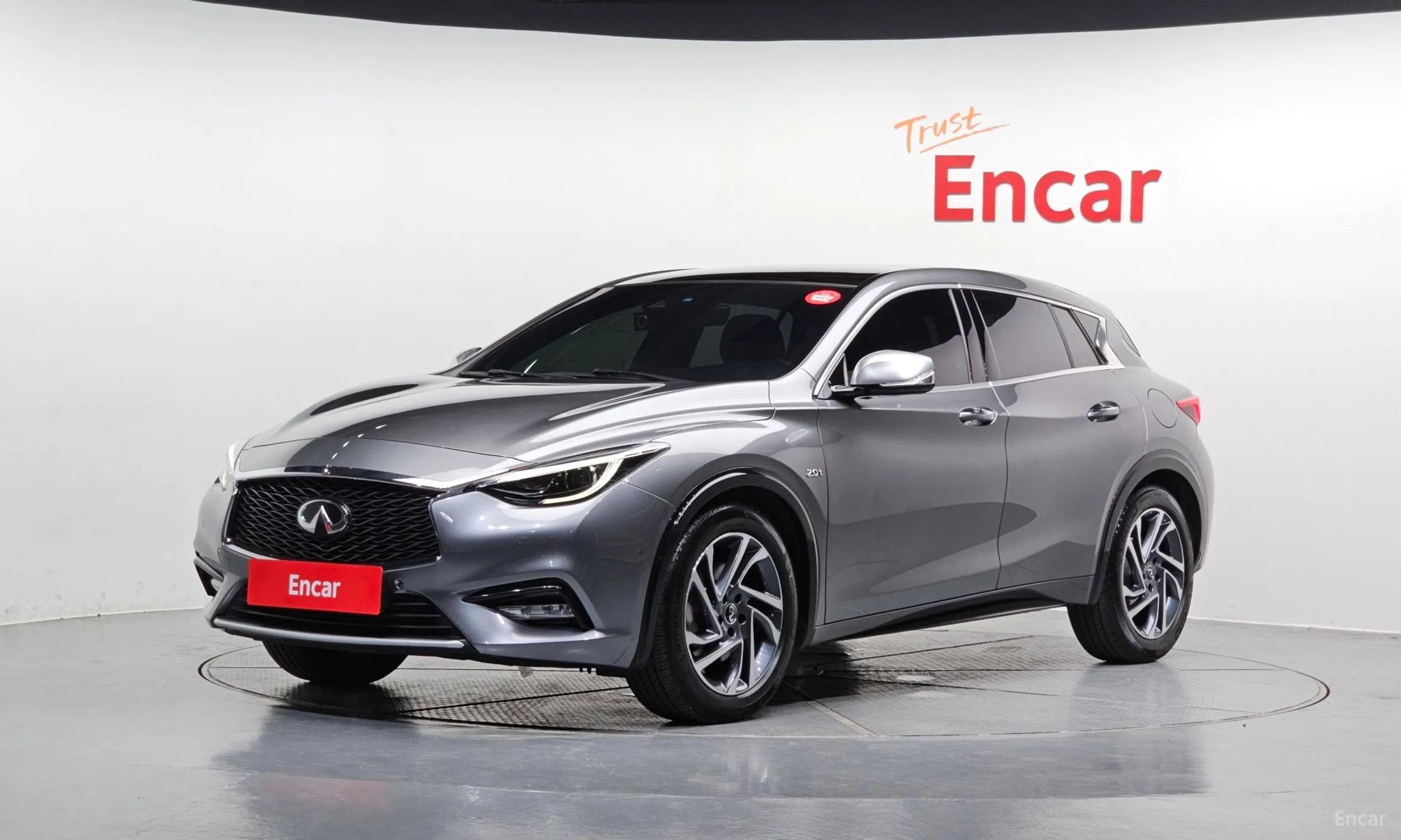 Infiniti Q30