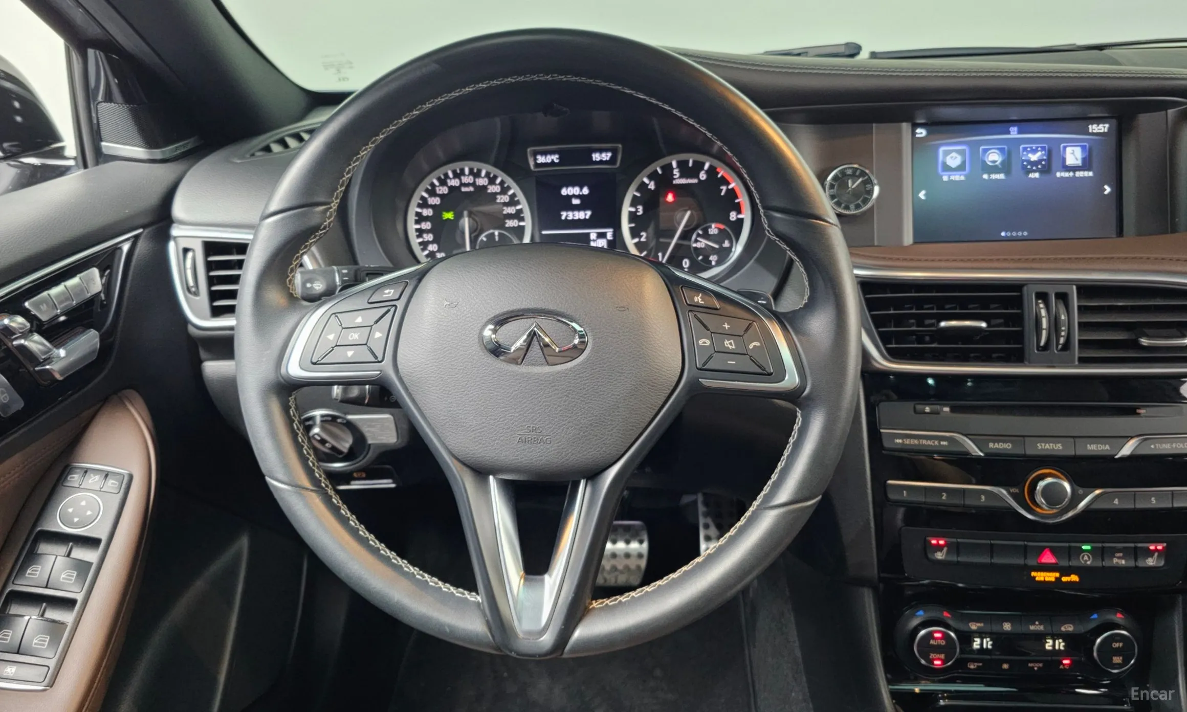 Infiniti Q30 превью 13