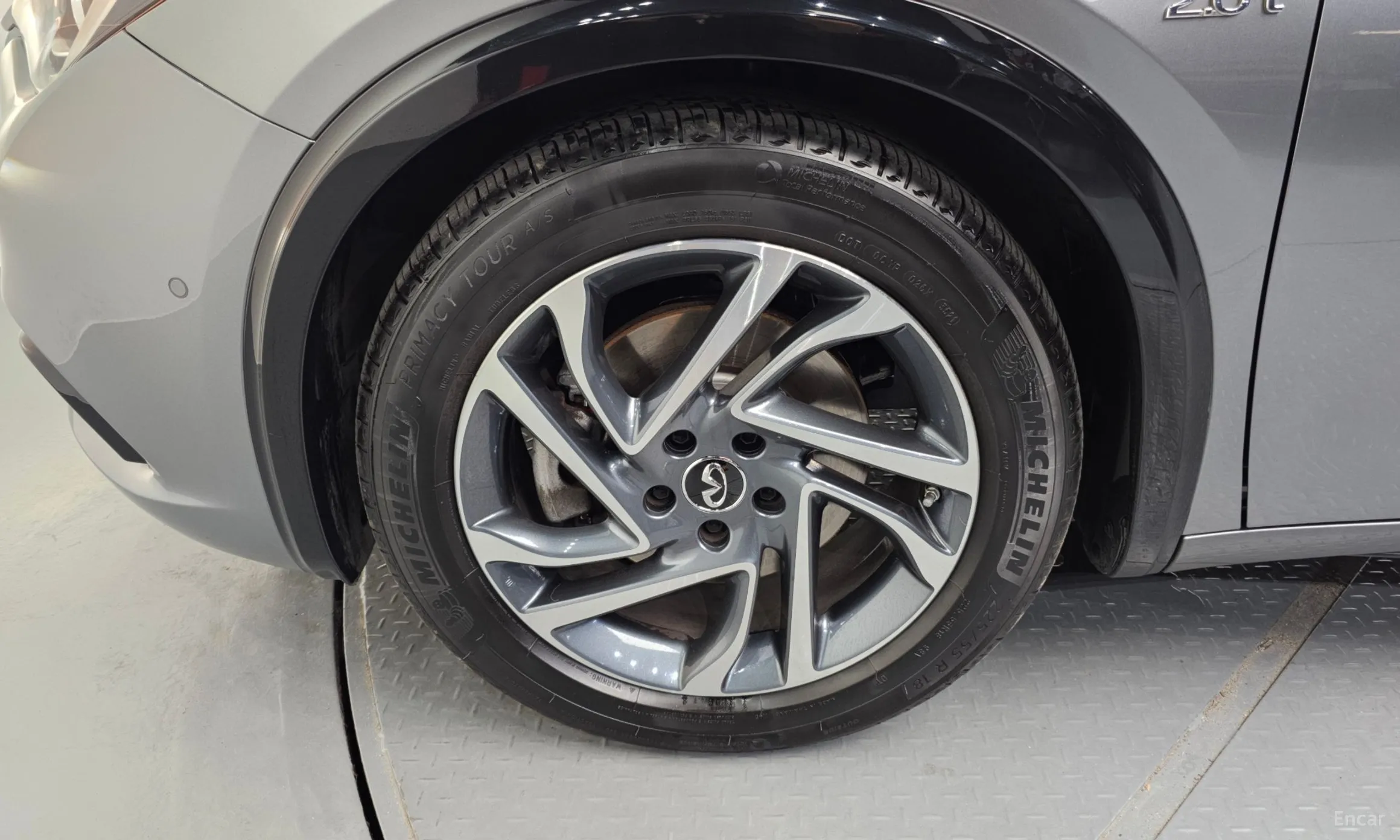 Infiniti Q30 превью 5