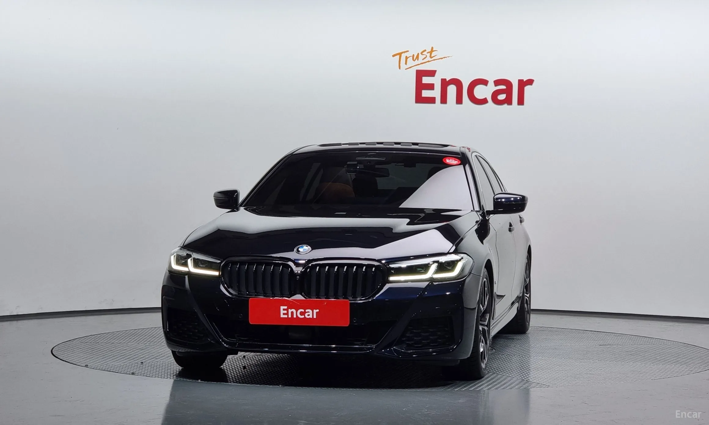 BMW 5 Series (G30) превью 2