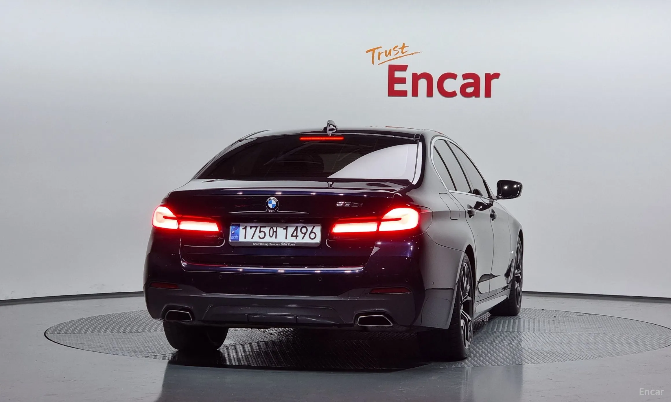 BMW 5 Series (G30) превью 3