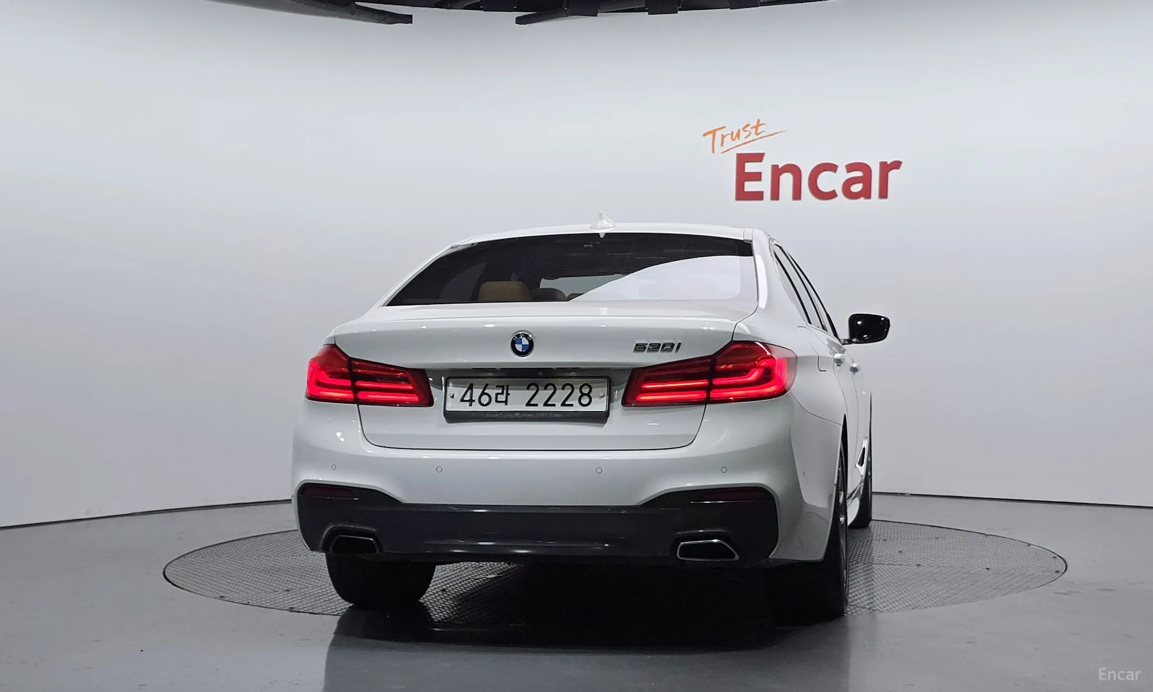 BMW 5 Series (G30) превью 3