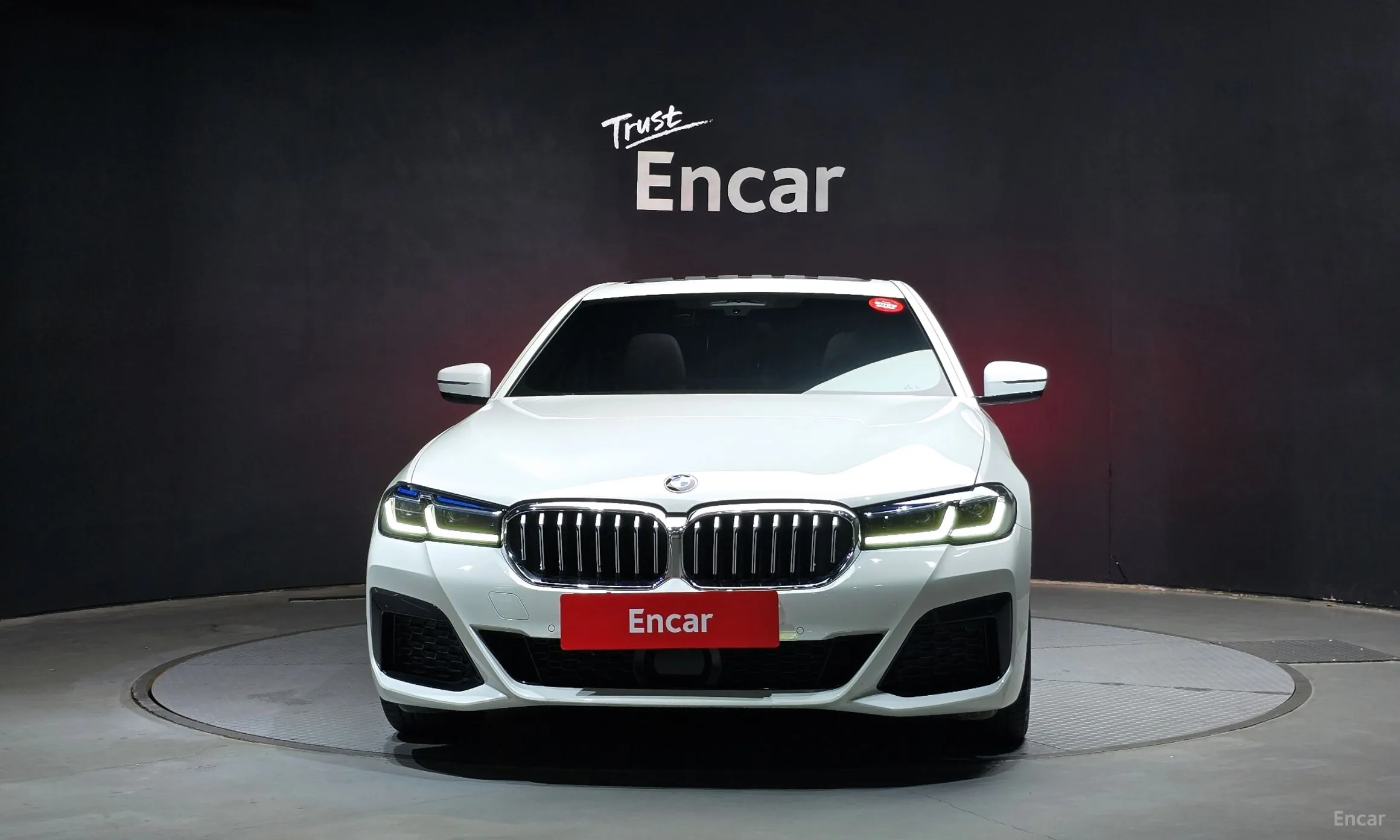 BMW 5 Series (G30) превью 2