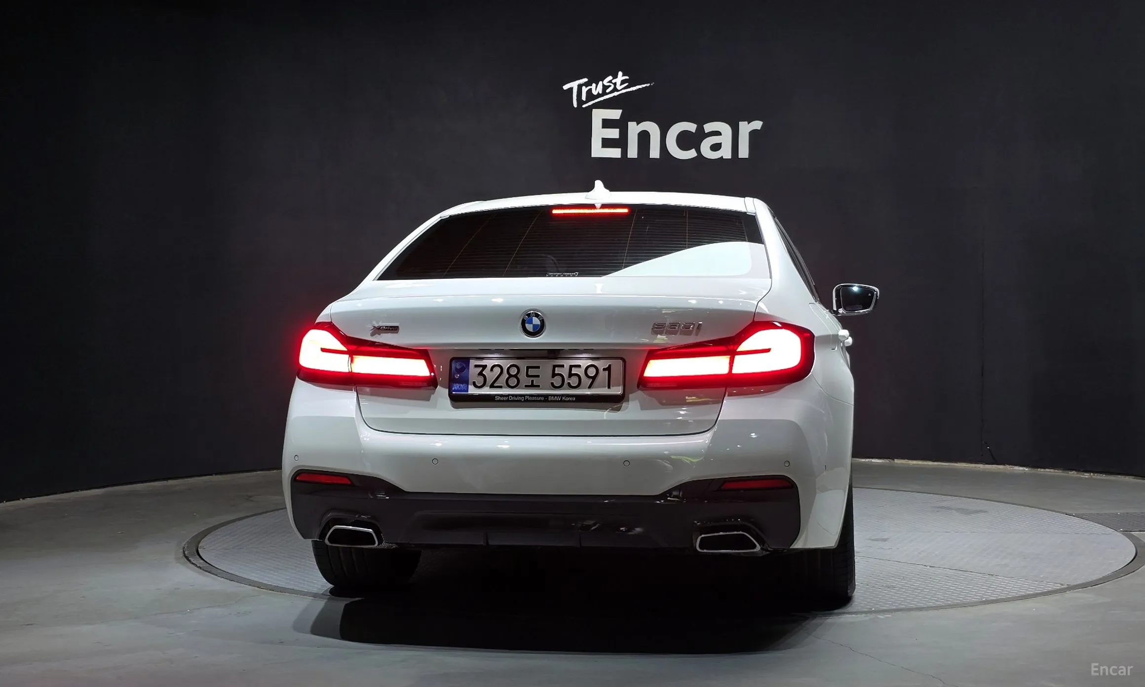 BMW 5 Series (G30) превью 3