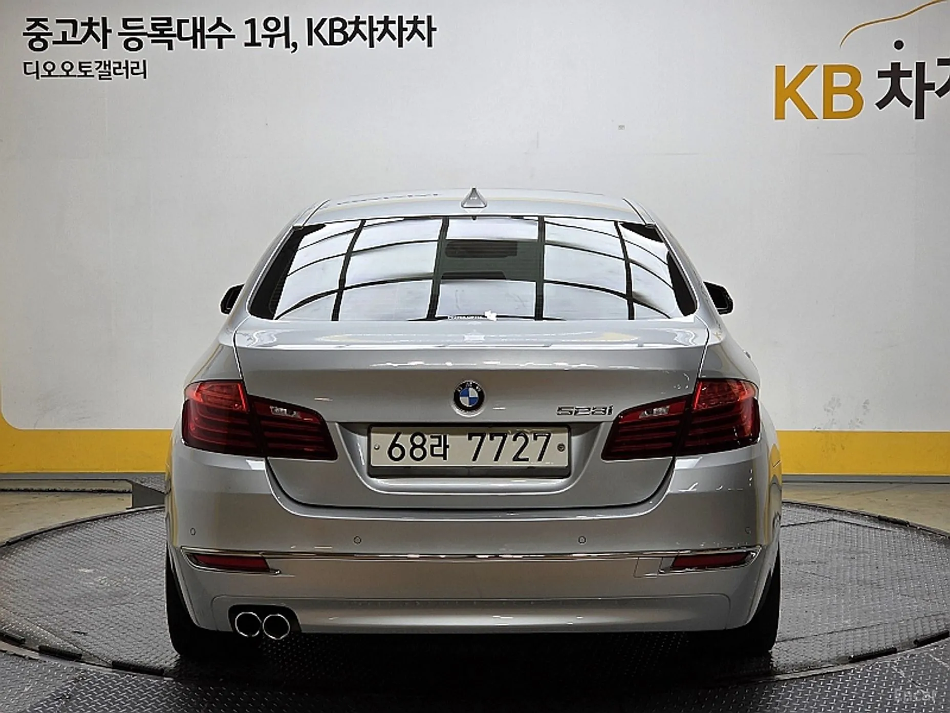 BMW 5 Series (F10) превью 3