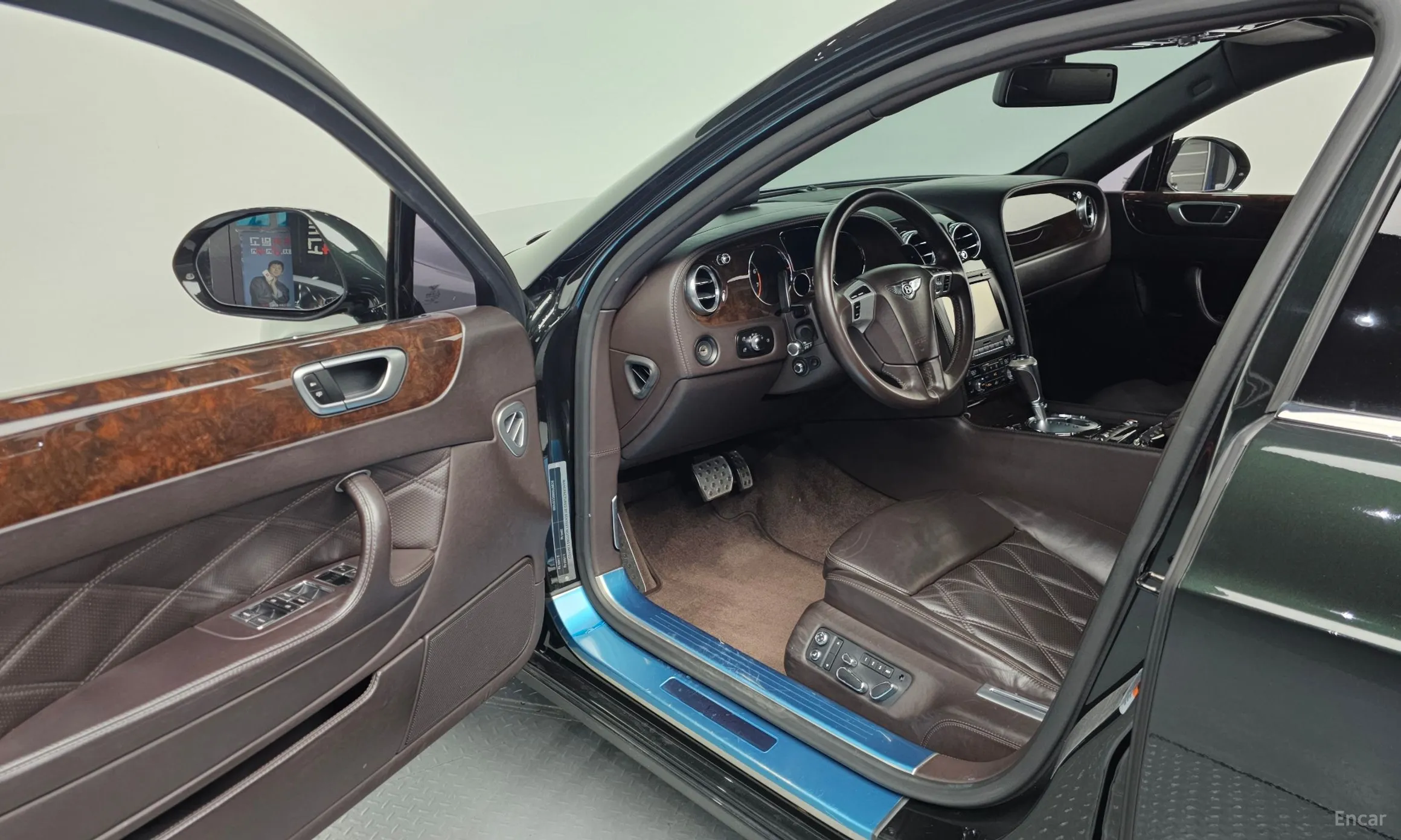 Bentley Flying Spur Gen 1 превью 10