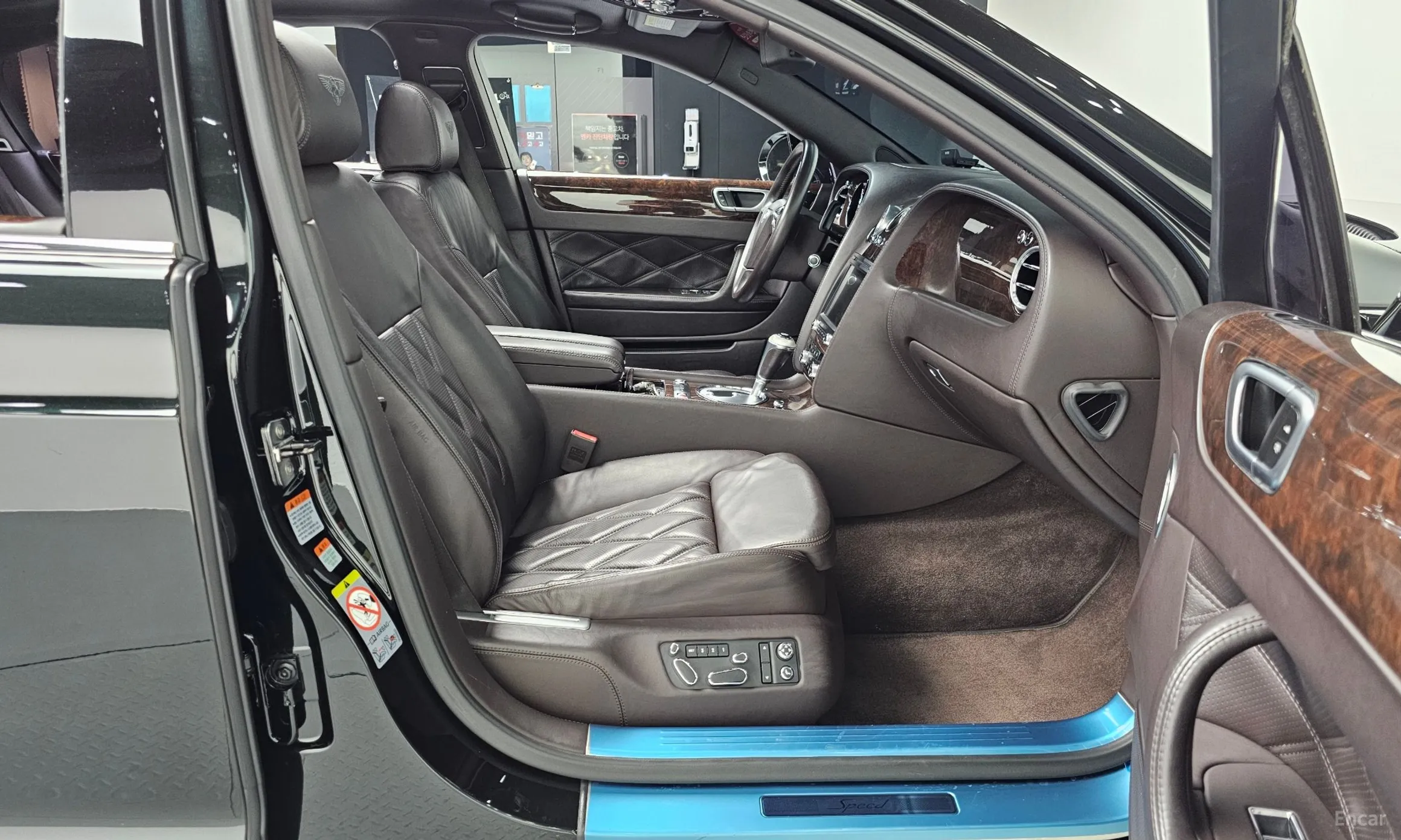 Bentley Flying Spur Gen 1 превью 11